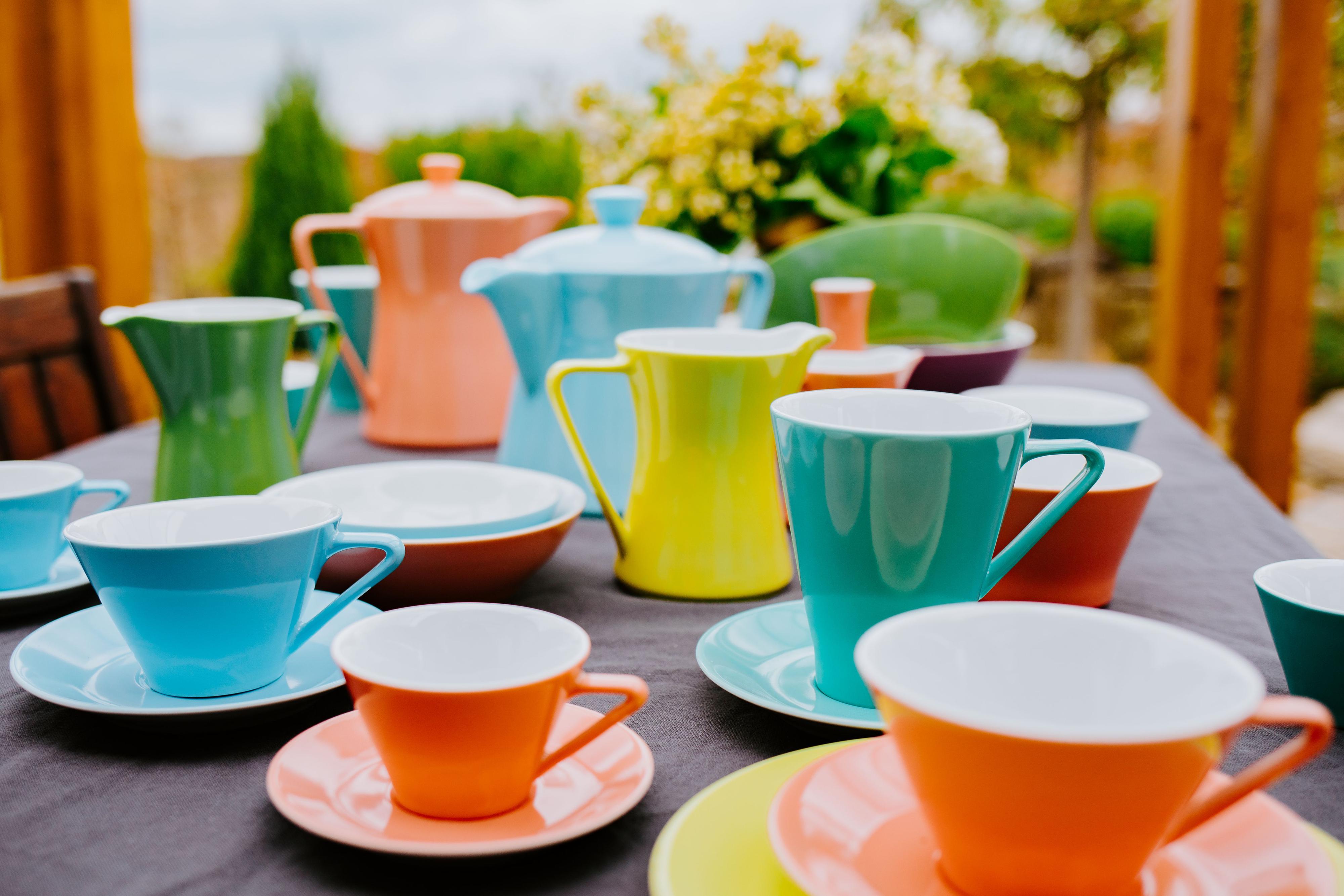 Stolování v barvách jara s 20% slevou