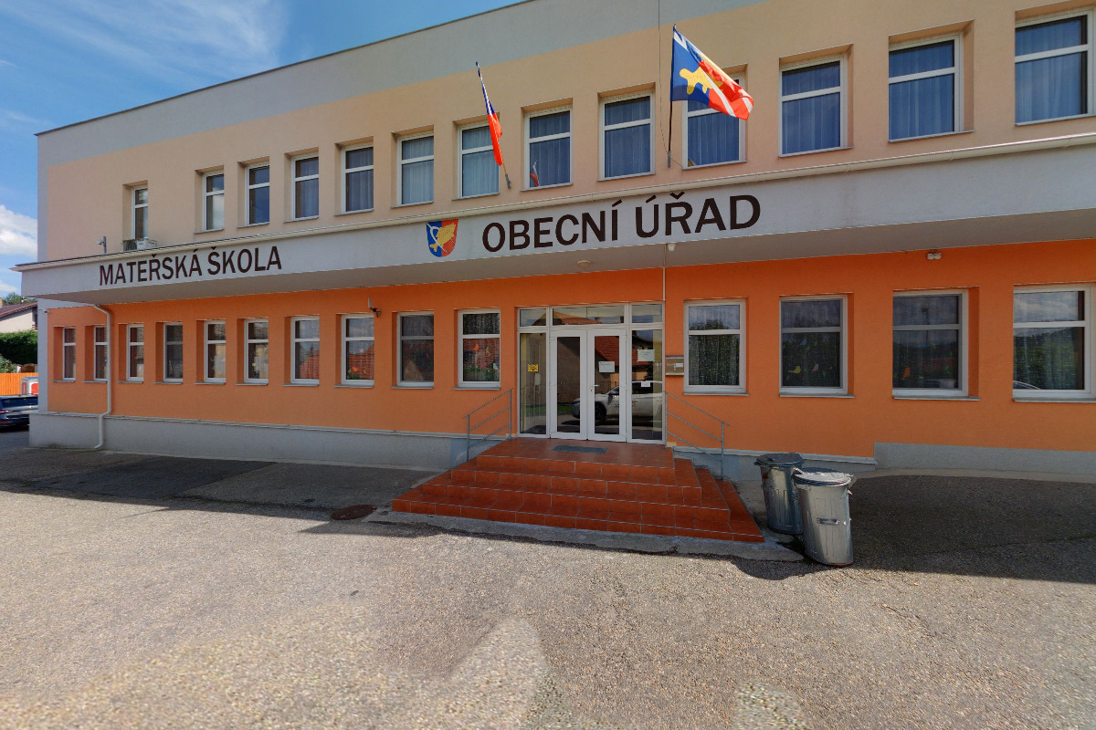 Dolní Třebonín - obecní úřad foto 3