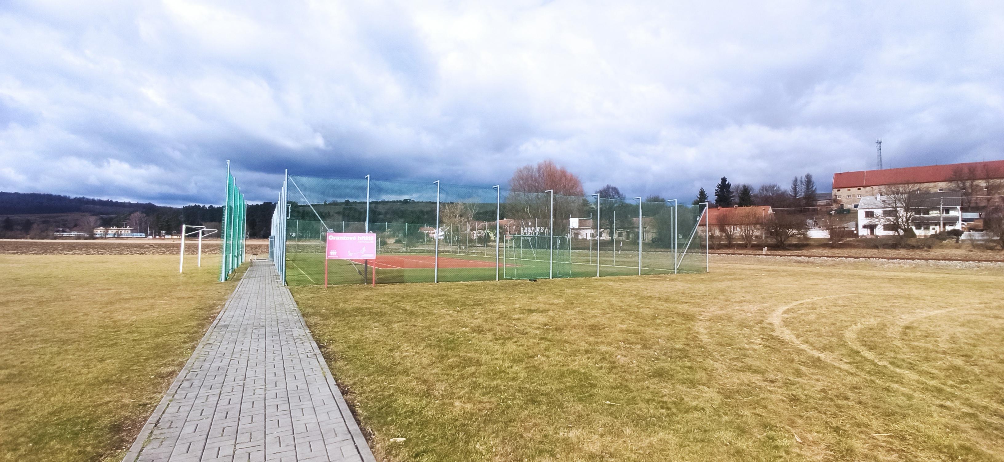 VÍCEÚČELOVÉHO HŘIŠTĚ NEMOTICE foto 4