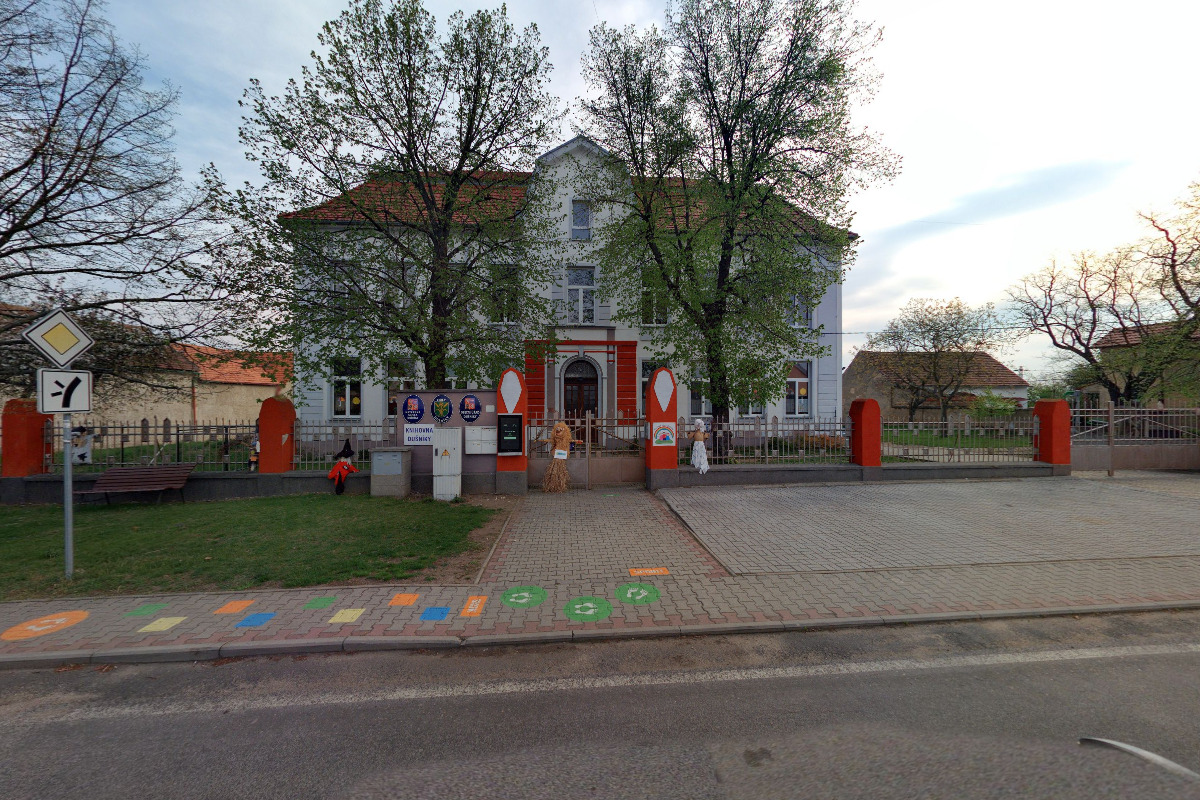 Dušníky - obecní úřad foto 5