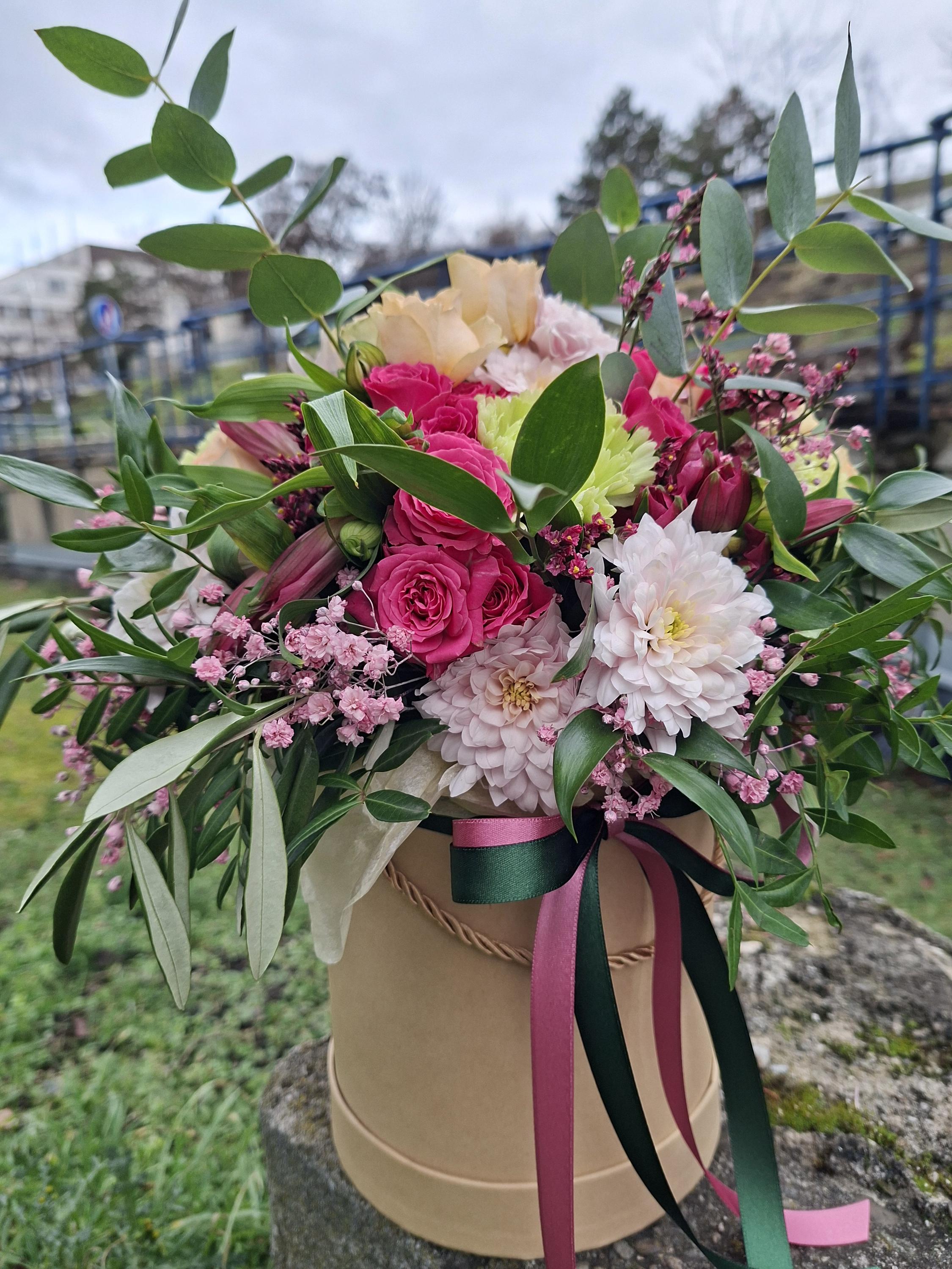 Květinový stánek na Bulovce foto 6