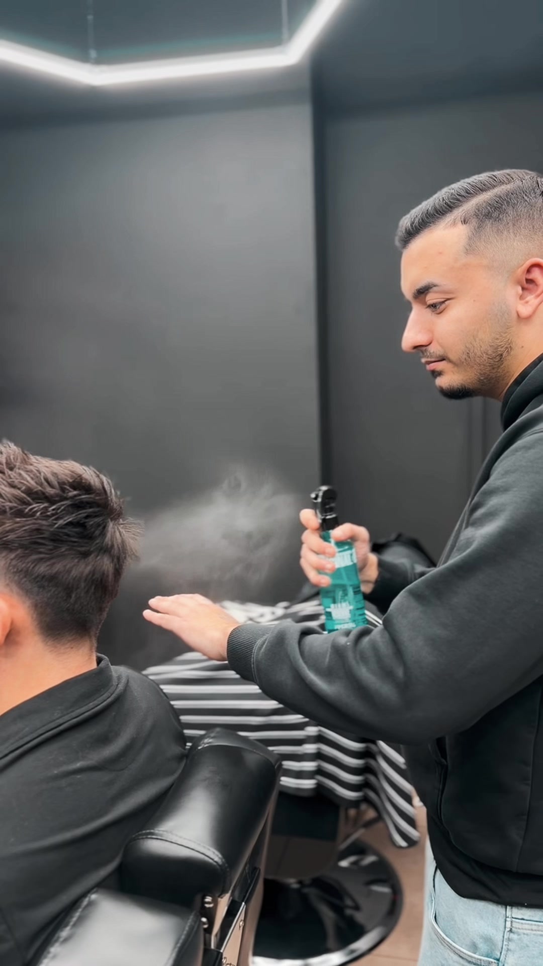 WalkIn Barber foto 2 (náhled videa)