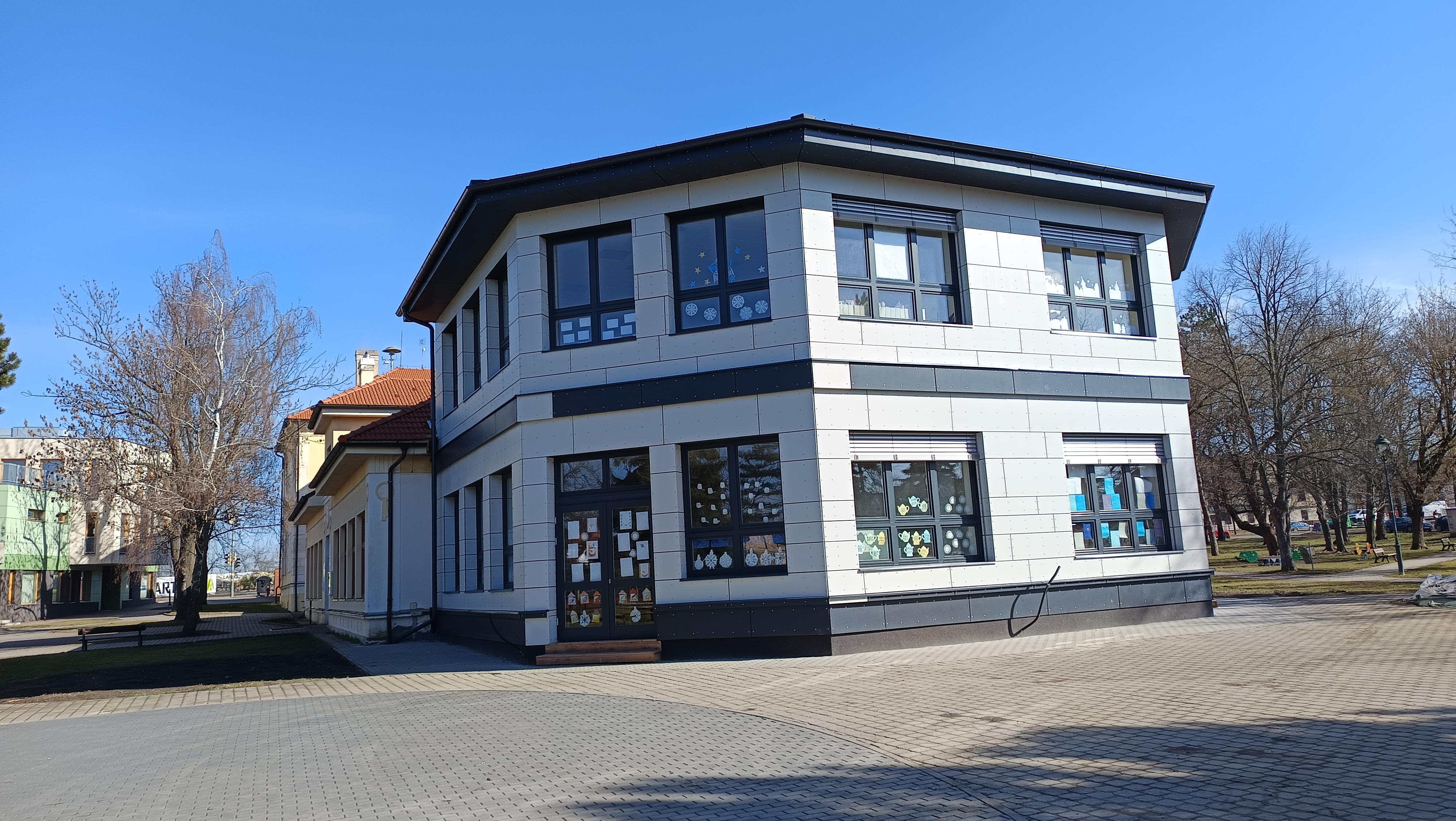 Základní škola Dolní Měcholupy foto 4