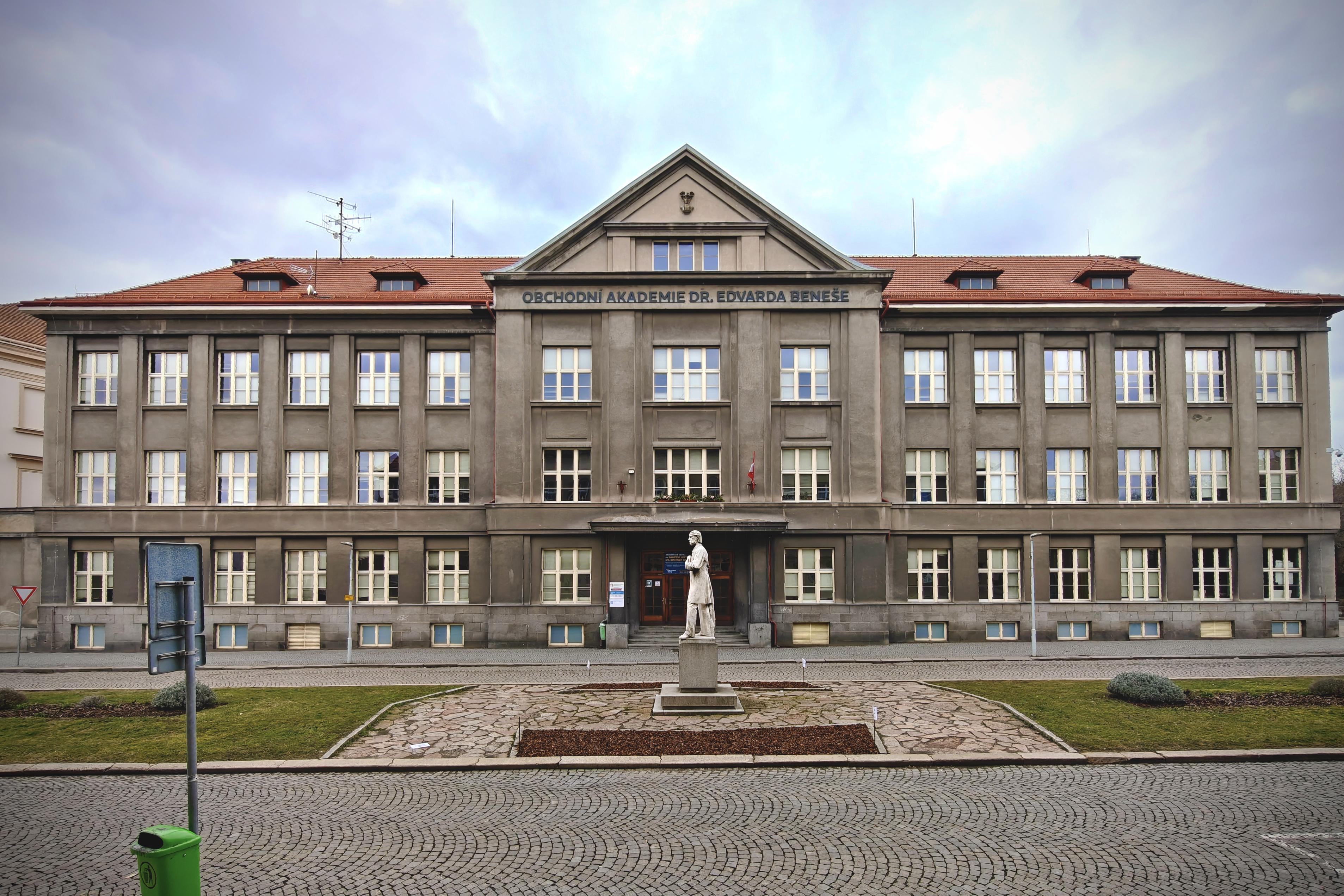 Obchodní akademie Dr. Edvarda Beneše Slaný foto 3