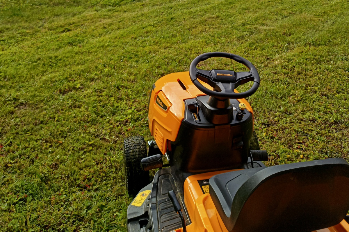 Zahradní práce Dansa