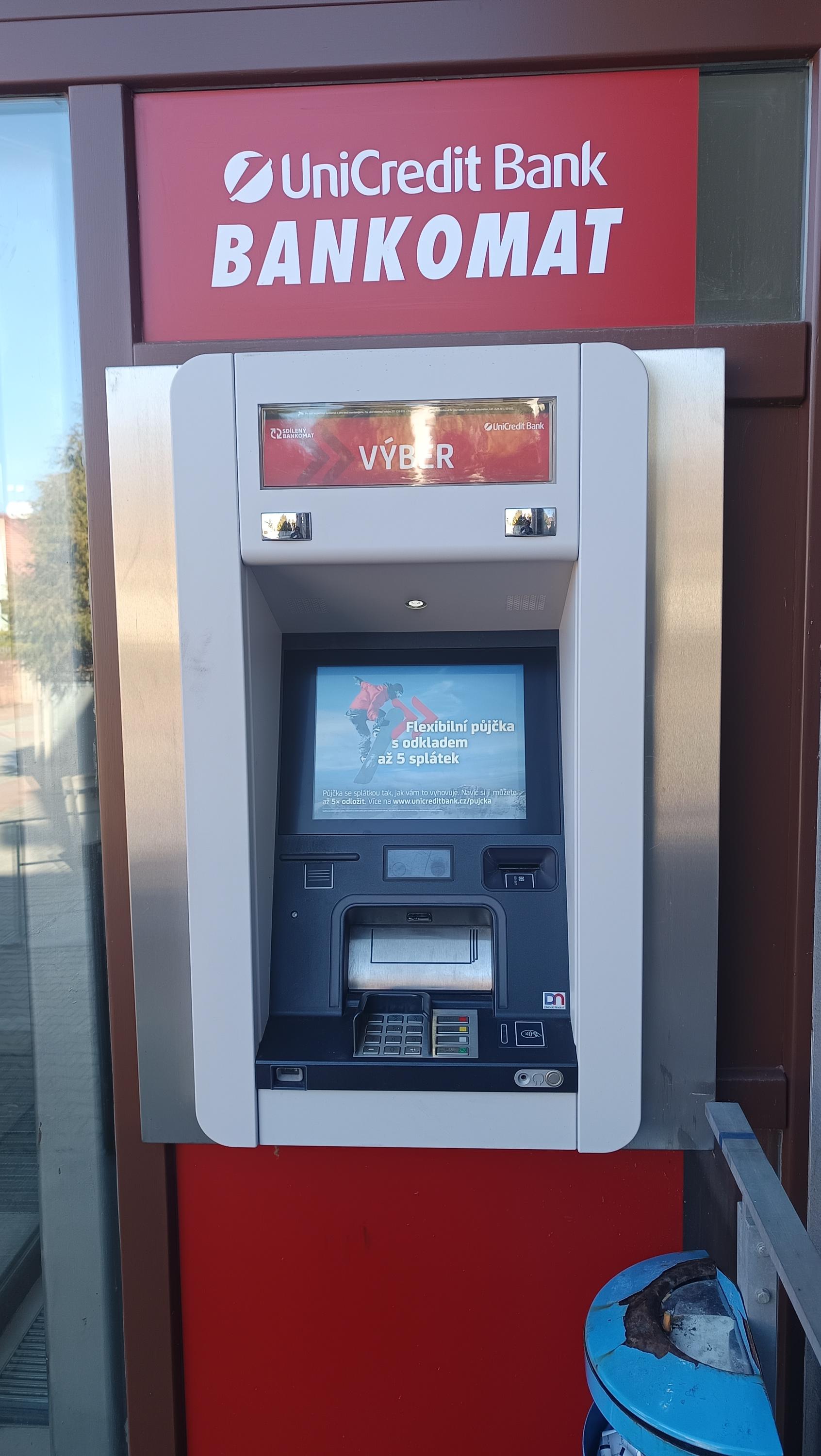Bankomat UniCredit Bank Czech Republic foto 1