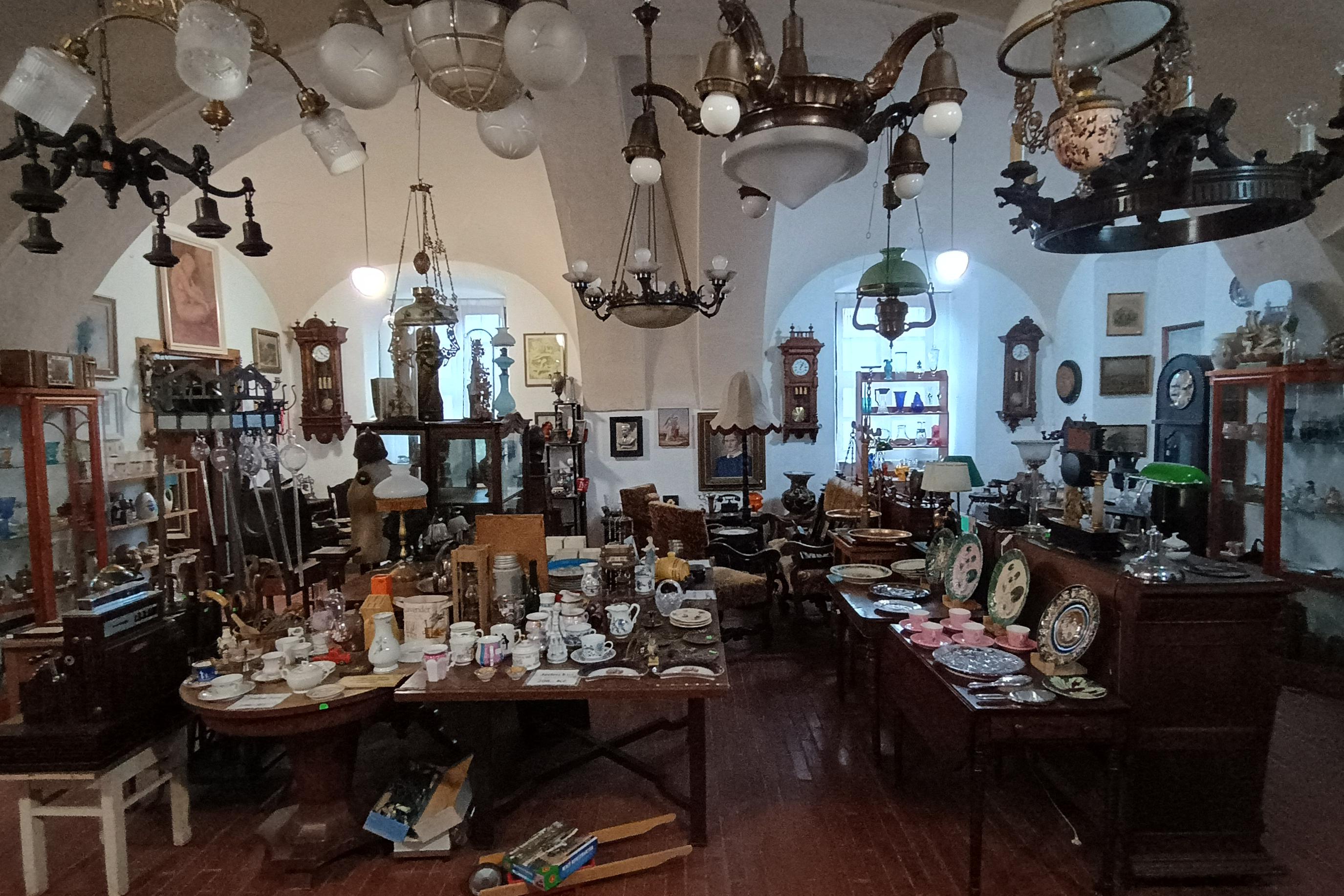 Starožitnosti U Labutě