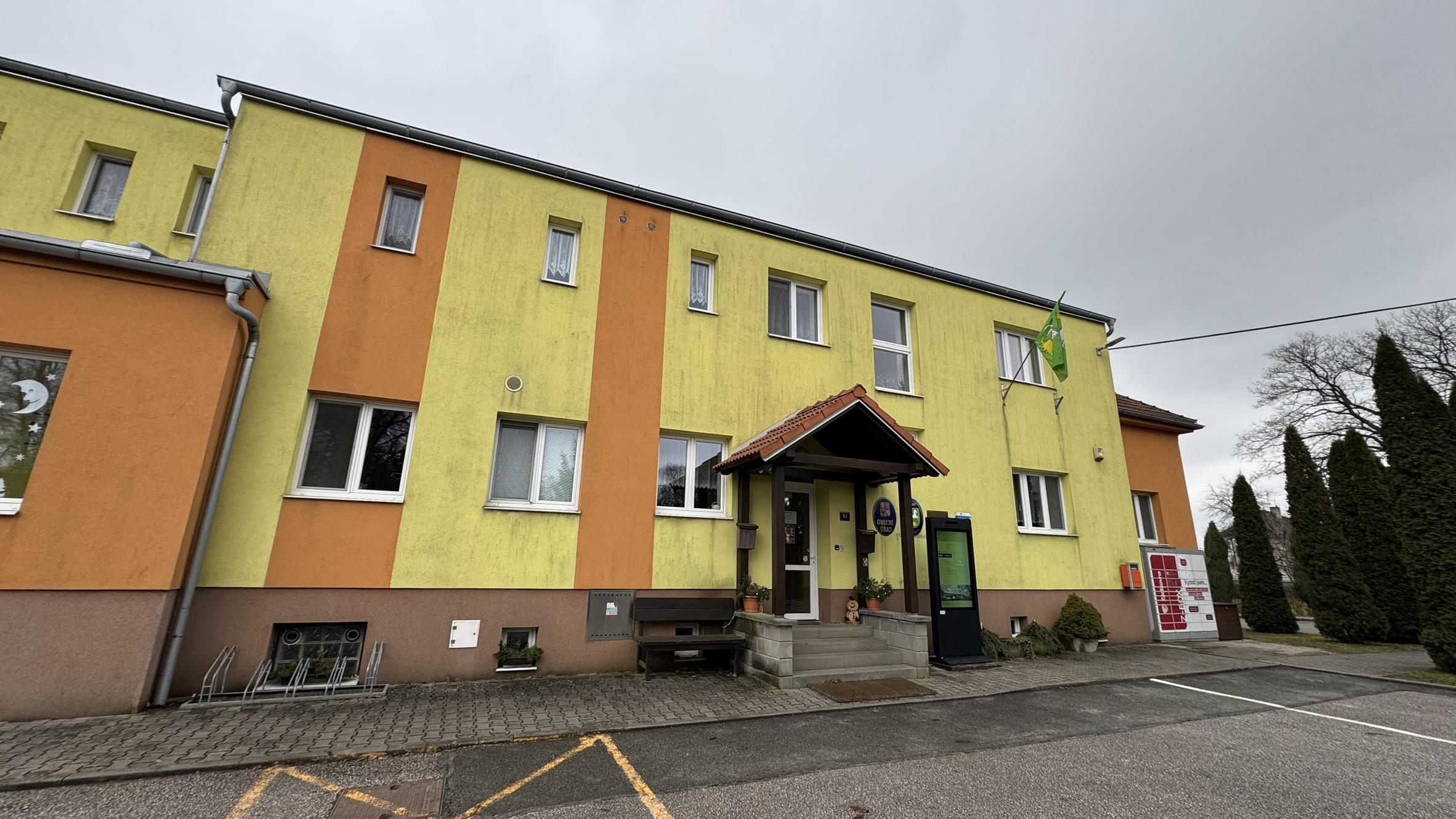 Čestice - obecní úřad foto 2