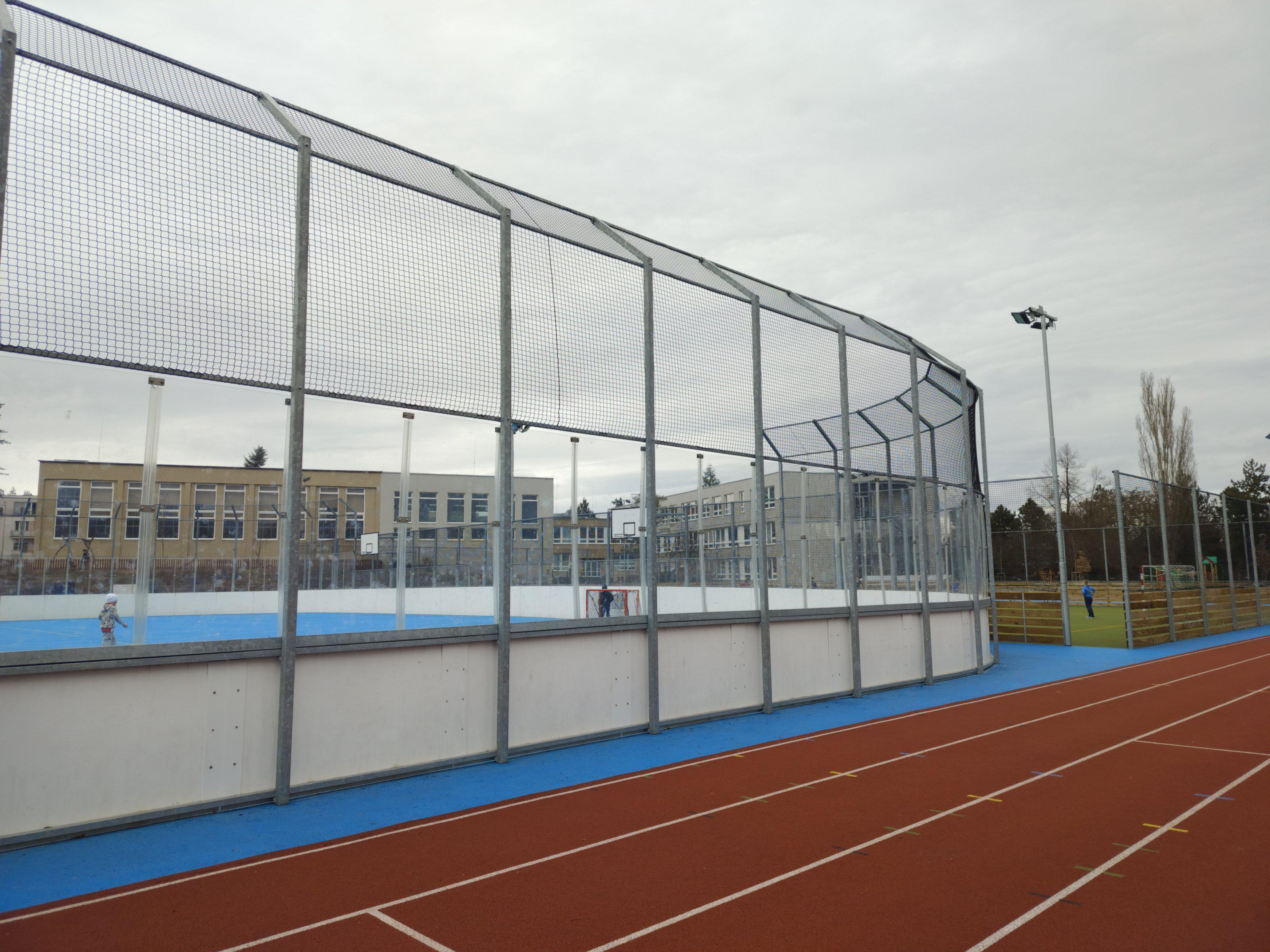 Sportoviště Nad Parkem foto 3