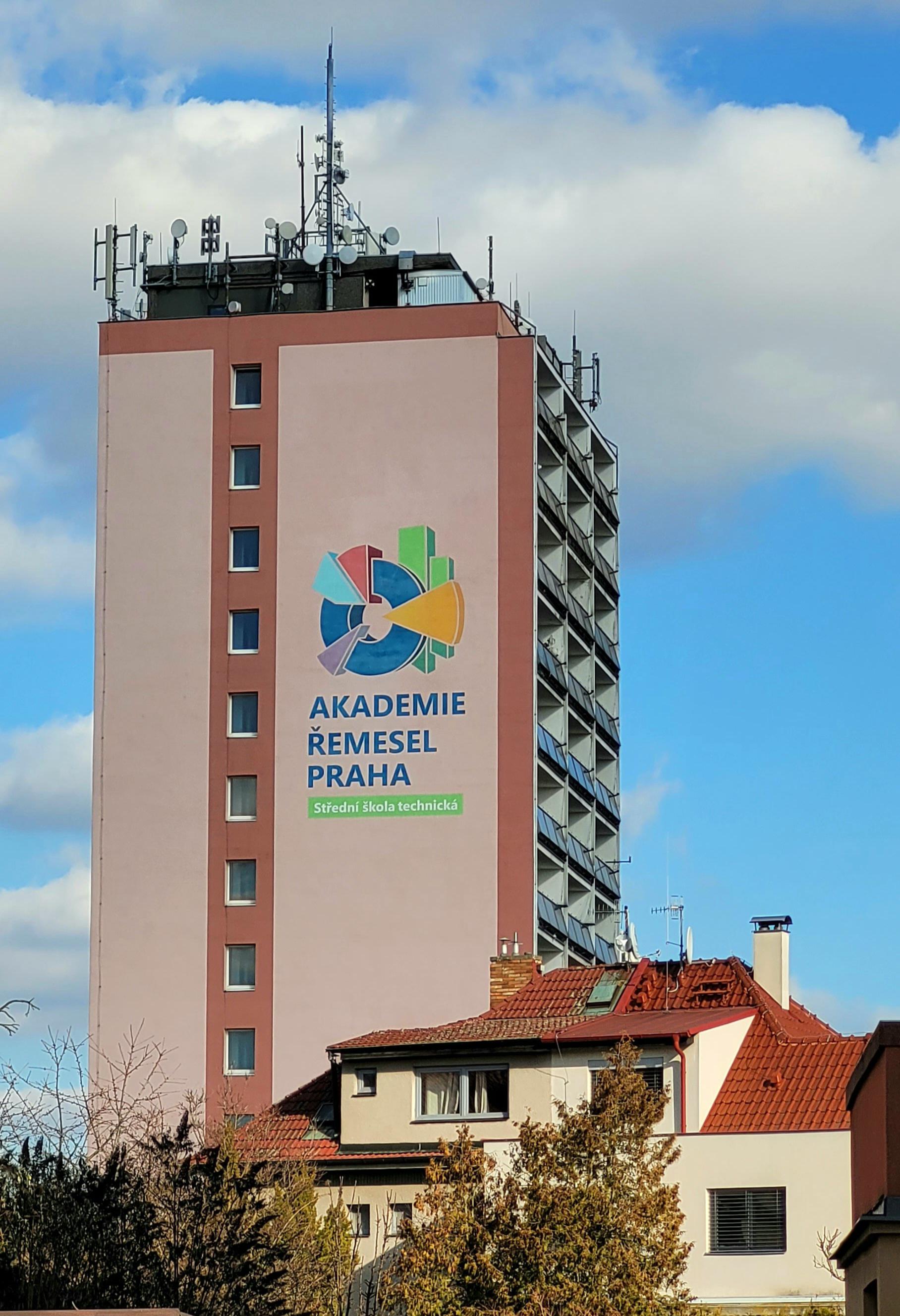 Akademie řemesel Praha - Střední škola technická foto 2