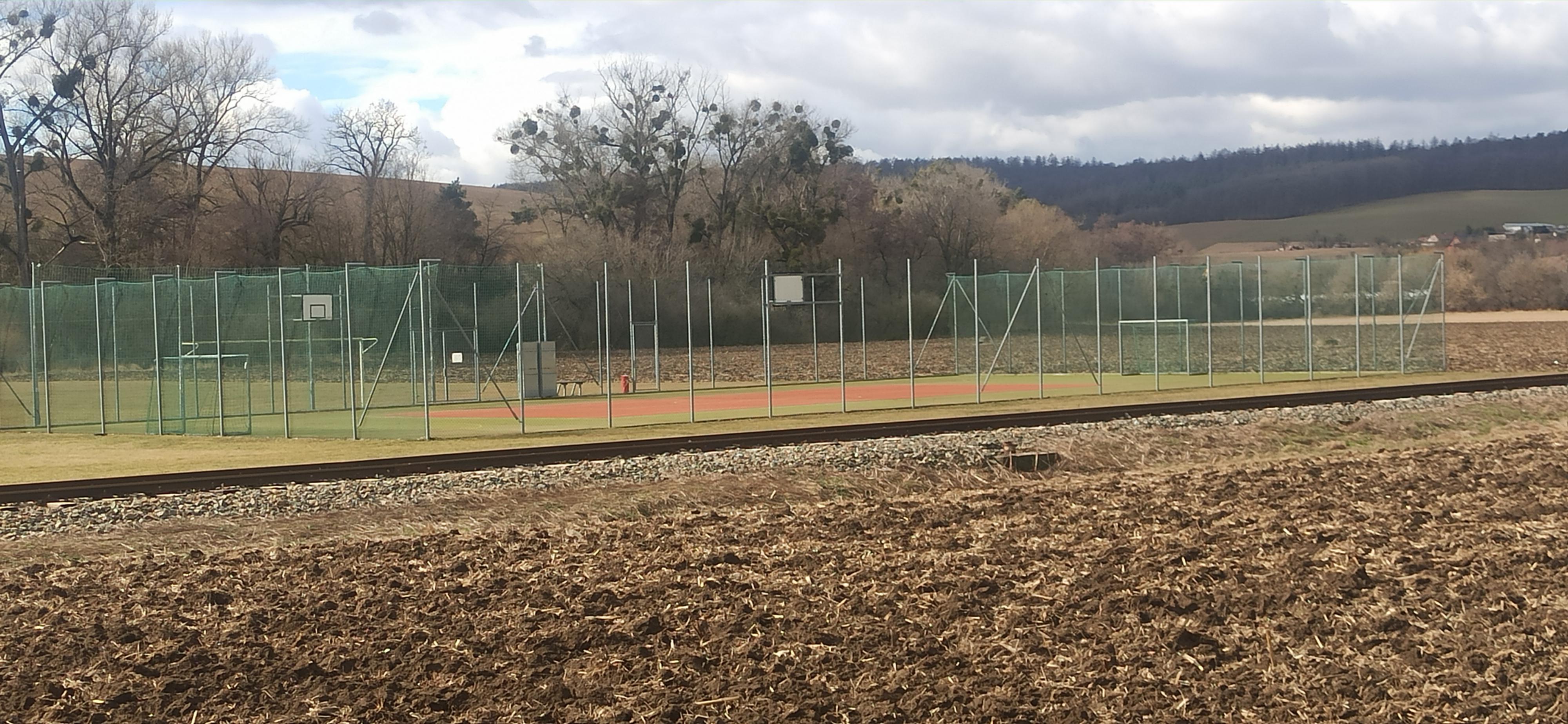 VÍCEÚČELOVÉHO HŘIŠTĚ NEMOTICE