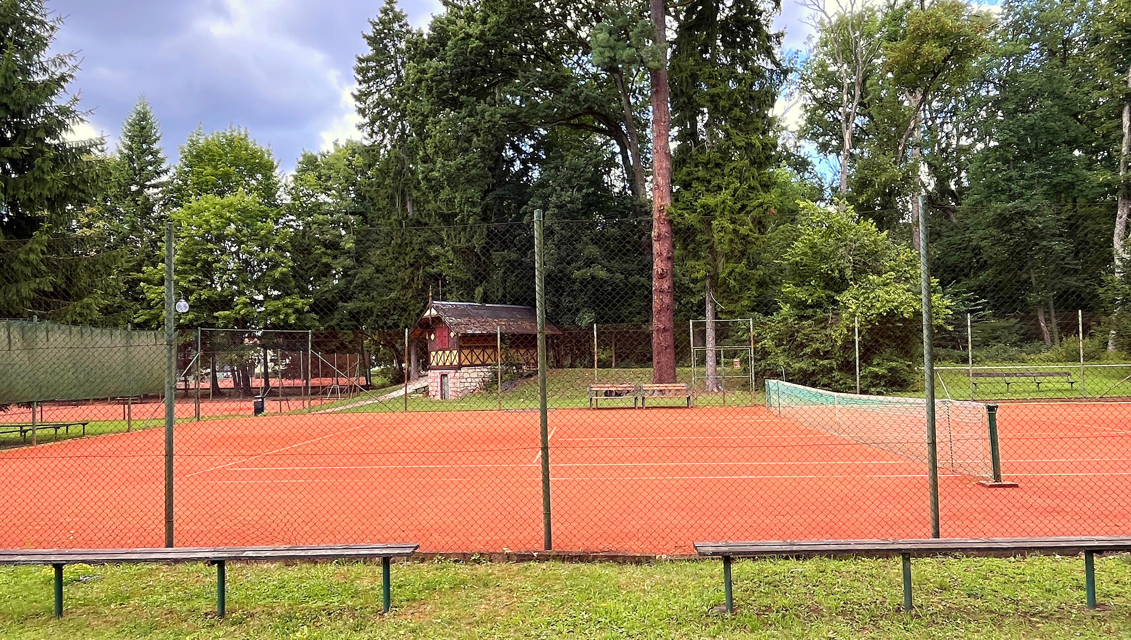 TJ Lázně Bělohrad - Tenisové kurty