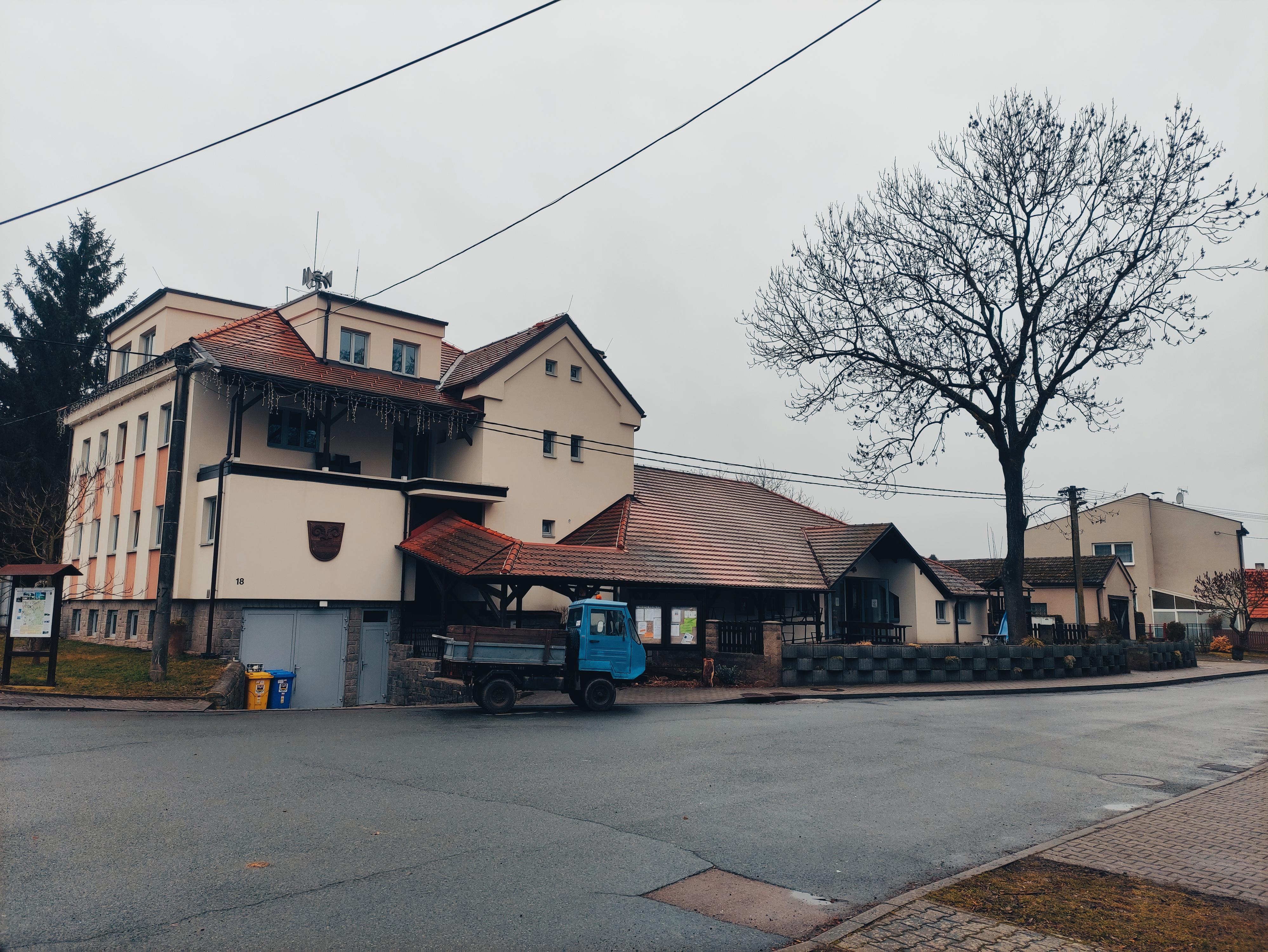 Kamenný Újezd - obecní úřad foto 5