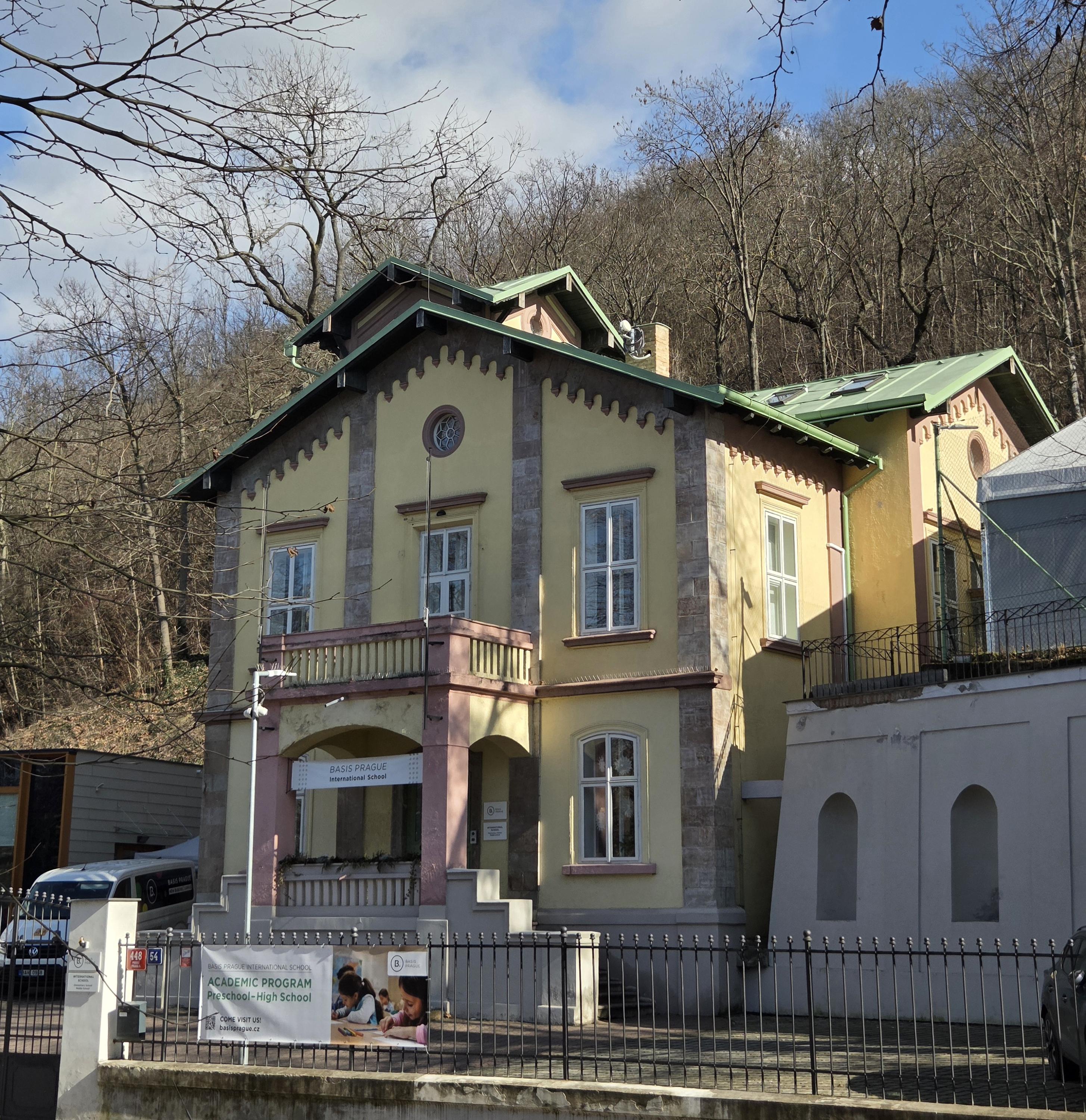 BASIS Prague International School foto 4