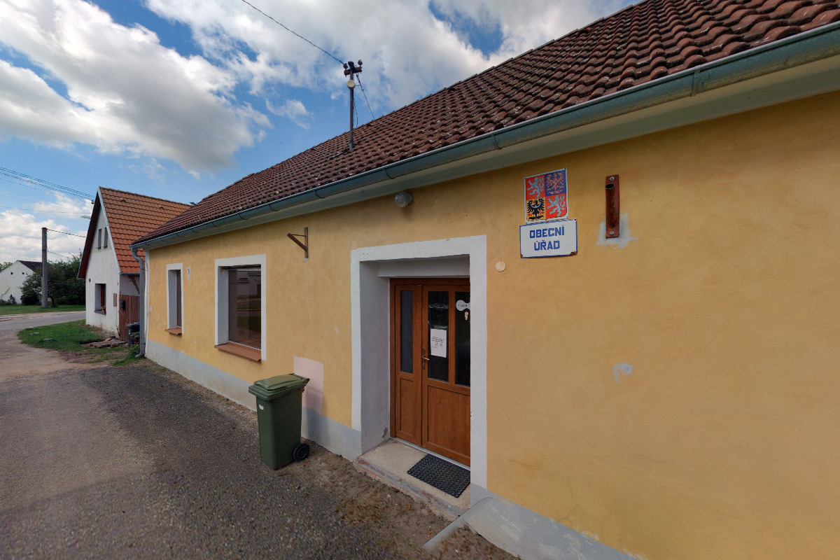 Frahelž - obecní úřad foto 4