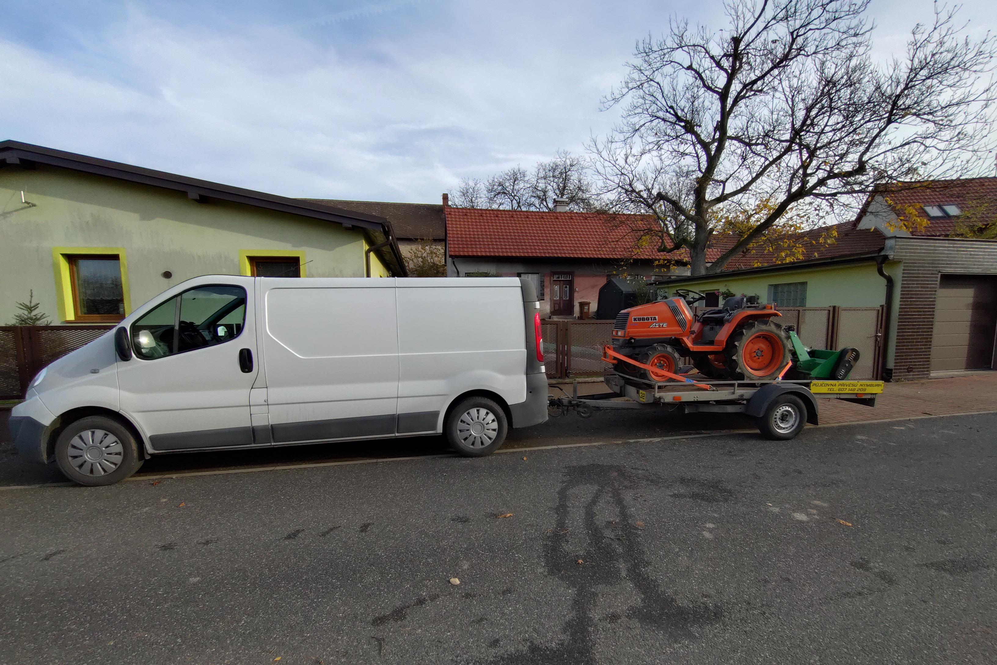 Ing. Josef Procházka - regenerace trávníků