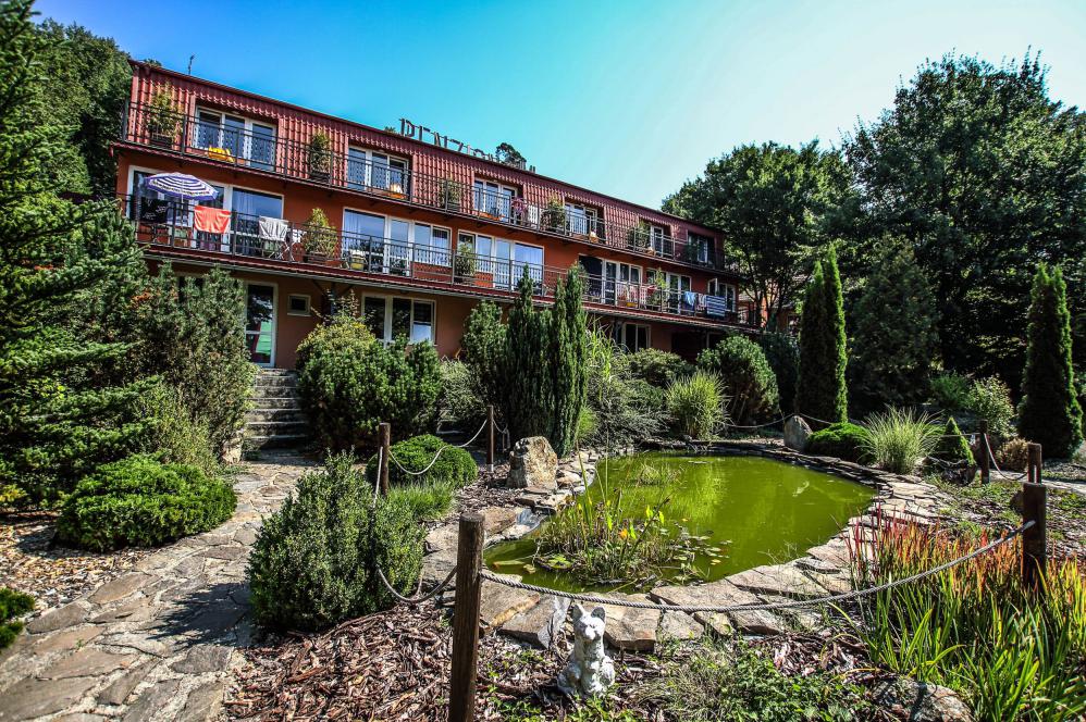 Moderní ubytování v hotelu i apartmánech