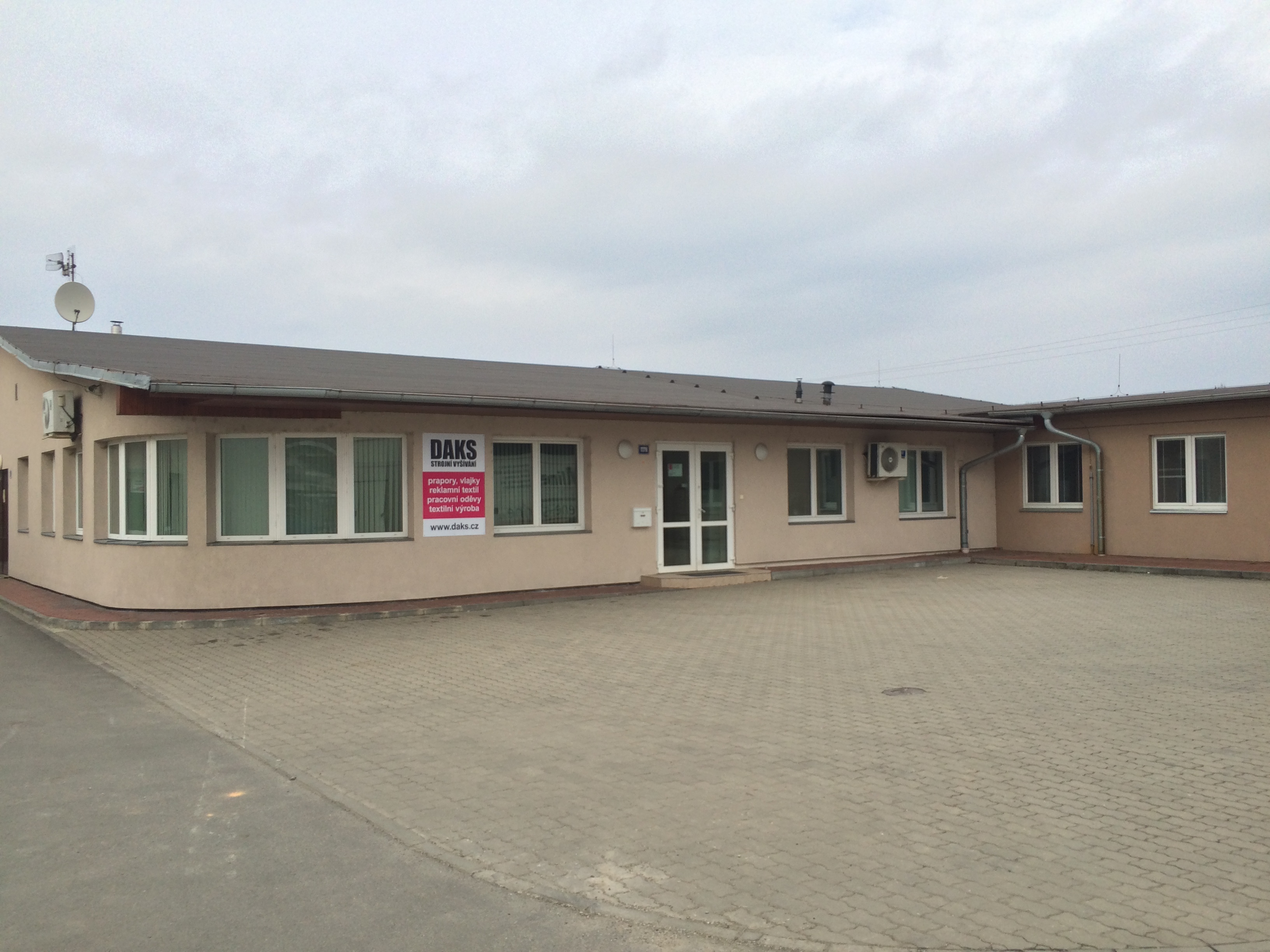 DAKS Strojní vyšívání