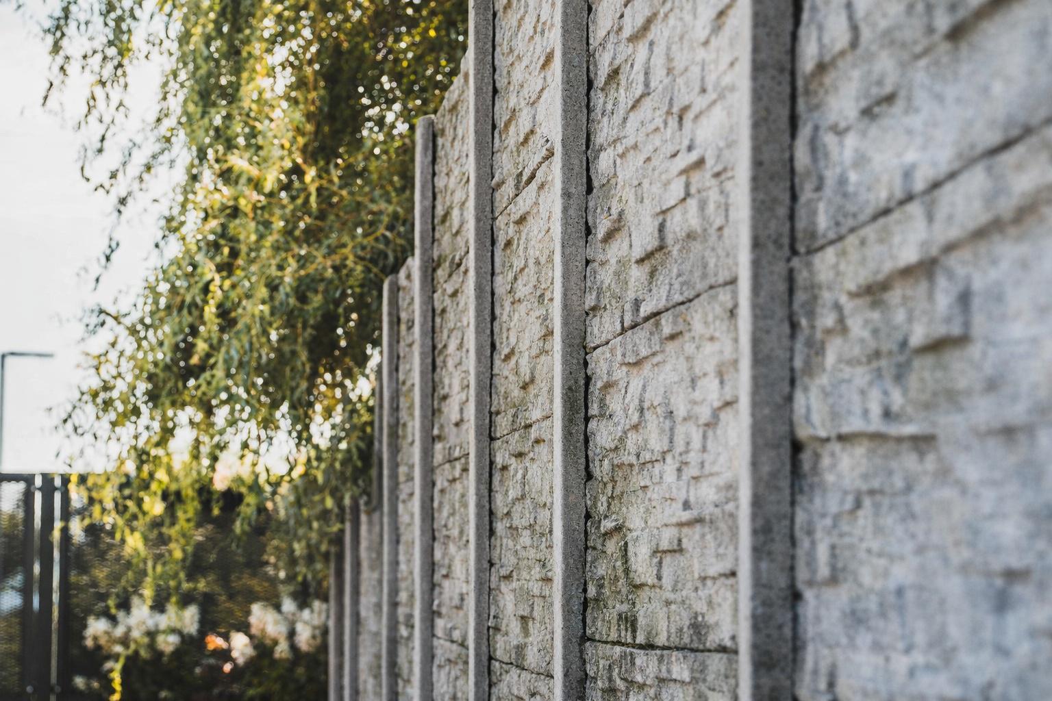 Čištění a impregnace betonových plotů