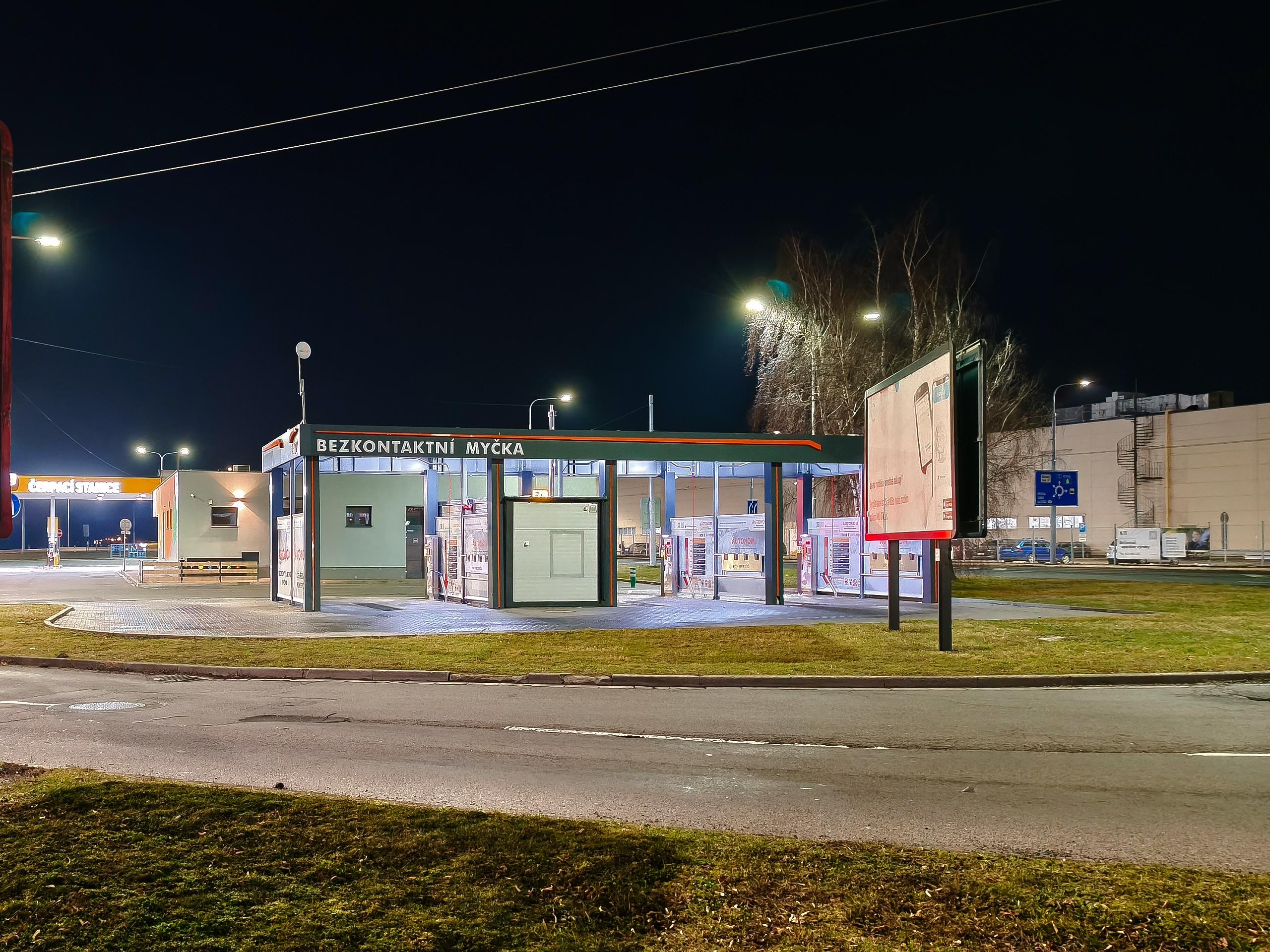 Automyčka Ehrle u Globusu