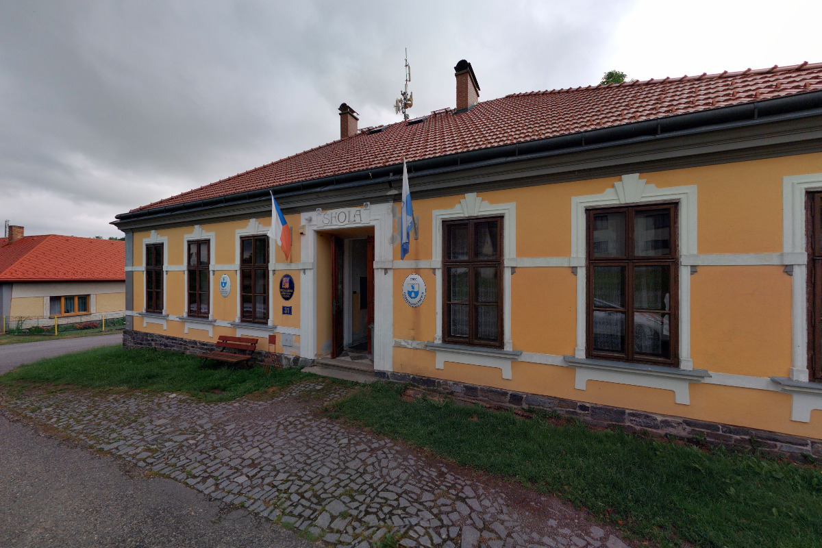 Dobrá Voda u Pacova - obecní úřad foto 2