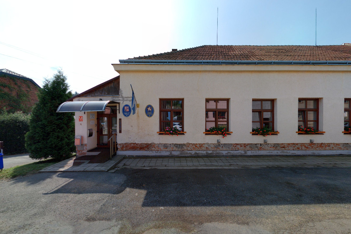 Dobrčice - obecní úřad foto 3