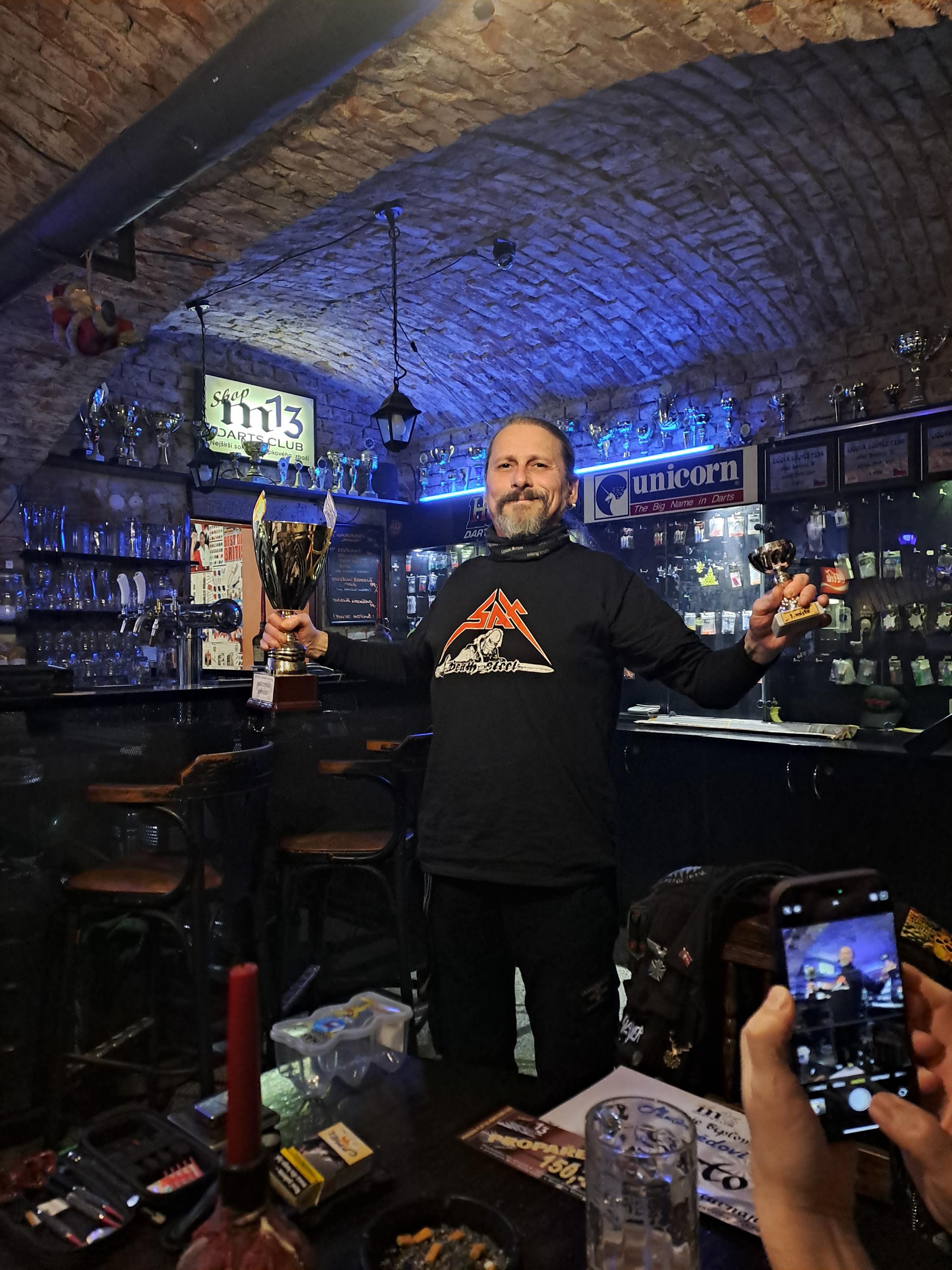 m13 darts club & shop foto 6
