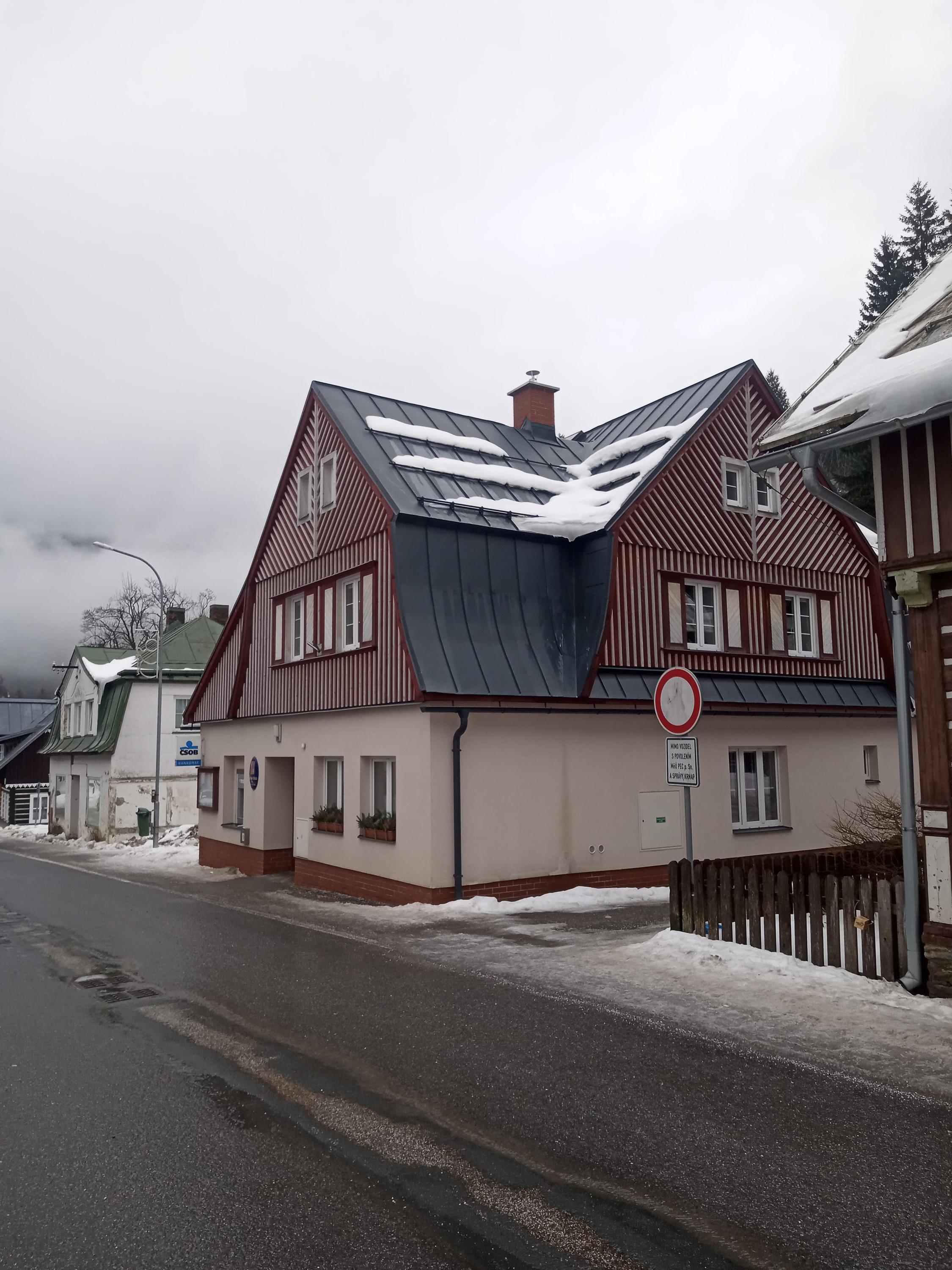 Pec pod Sněžkou - městský úřad foto 4