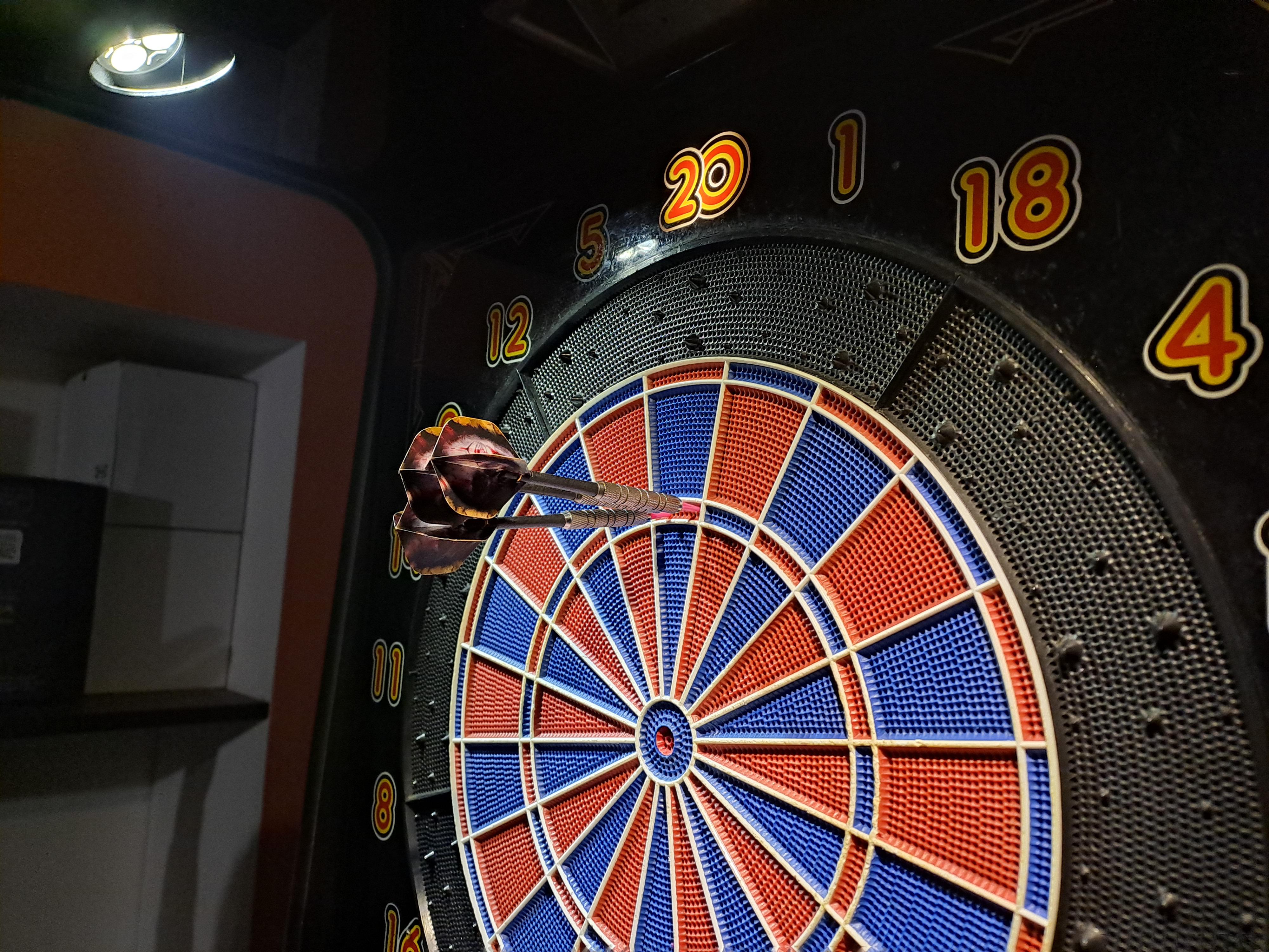 m13 darts club & shop foto 3