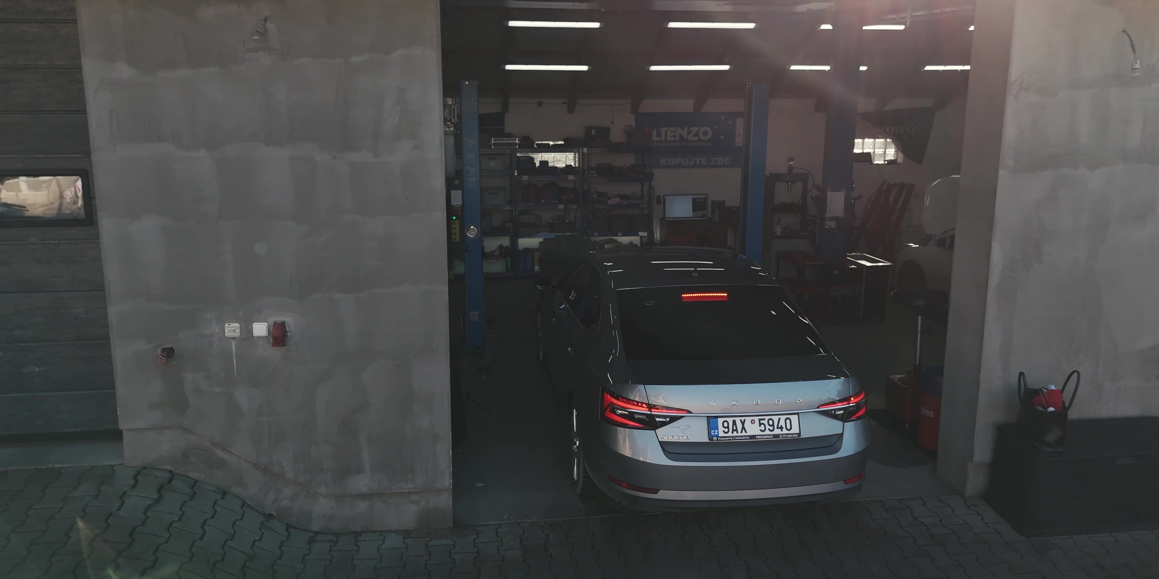 Autoservis/Pneuservis - Poctivé Pneu foto 2 (náhled videa)