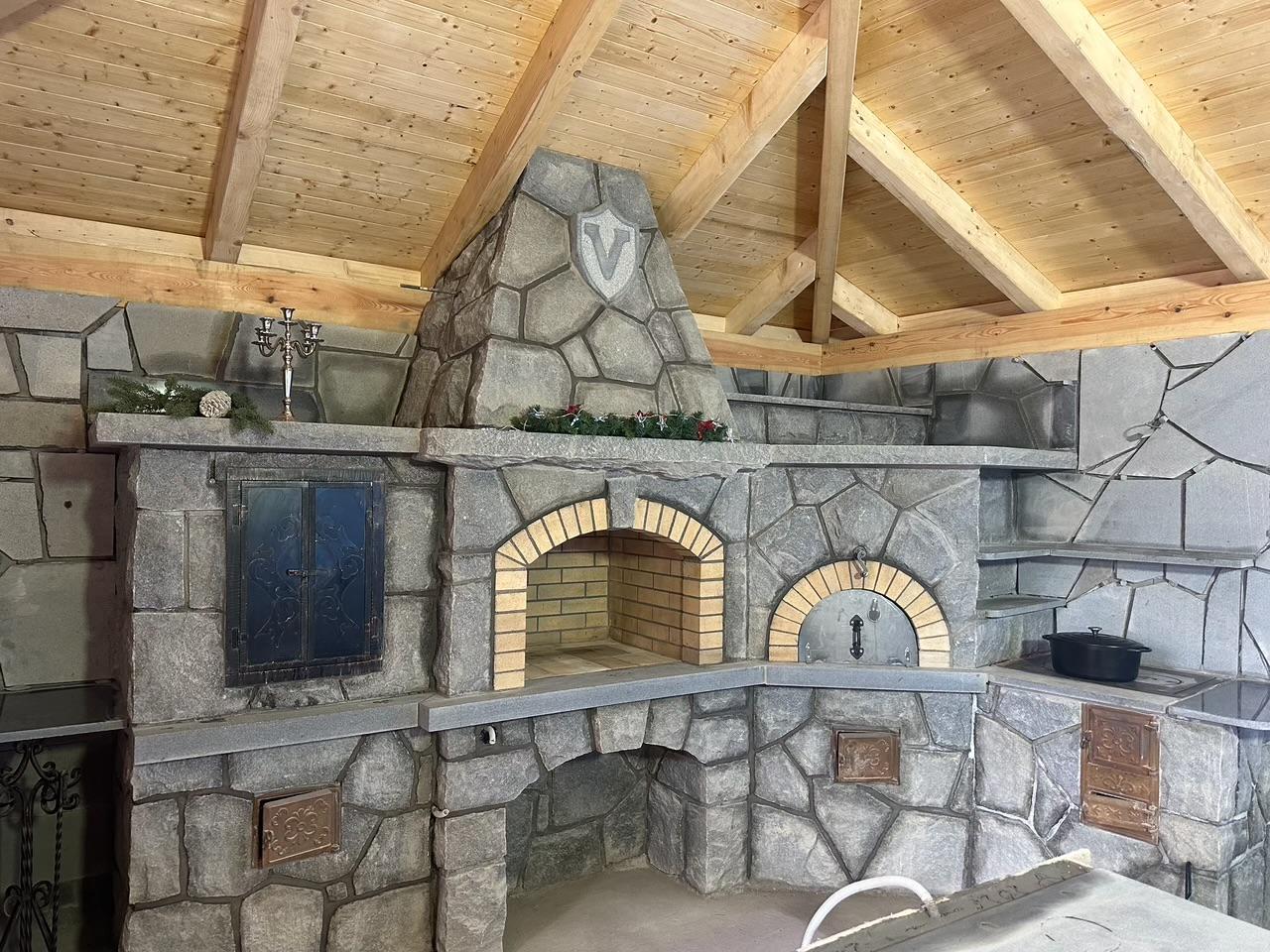 Realizace zahradní kamenné kuchyně