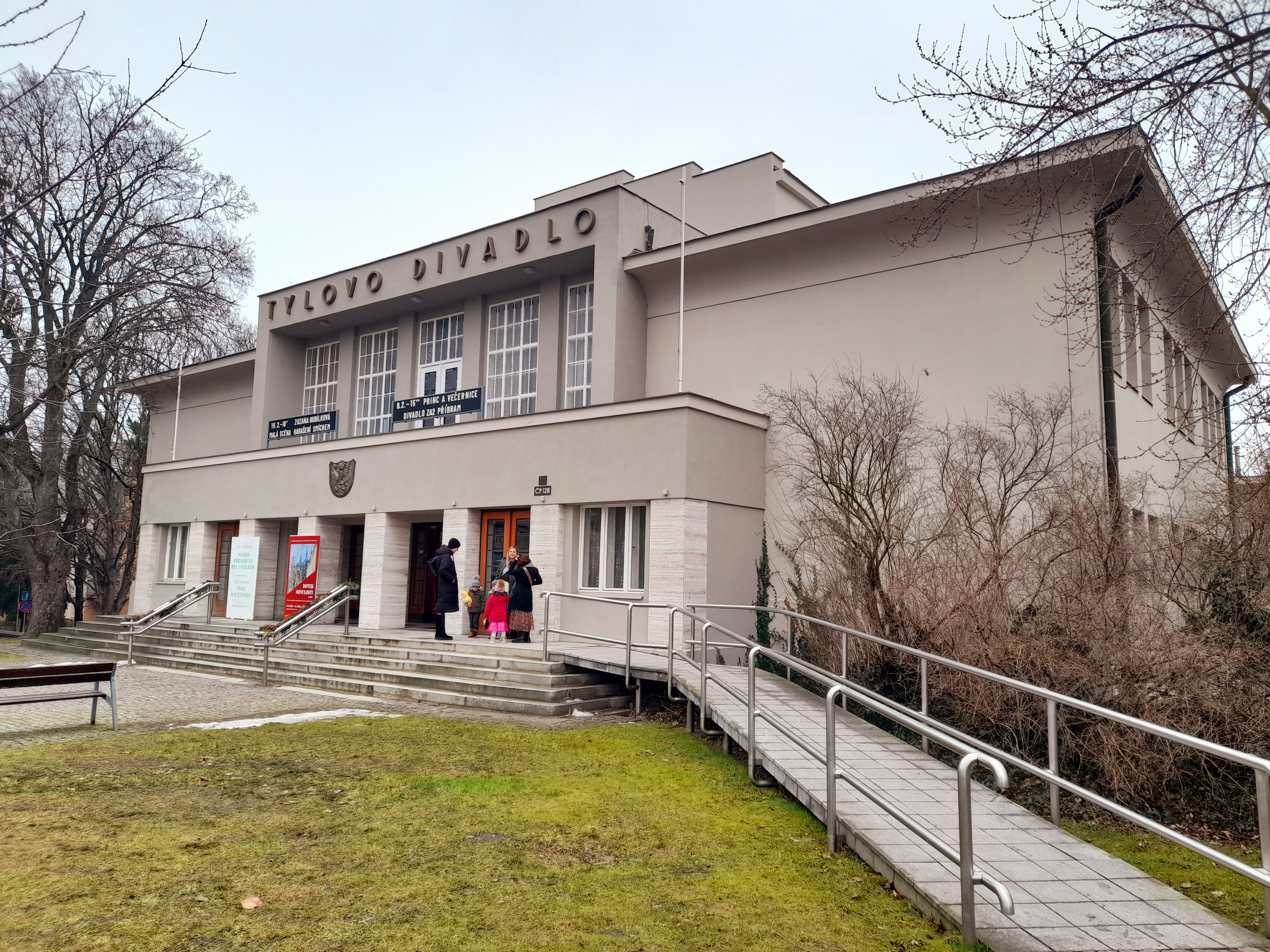 Městské Tylovo divadlo foto 6