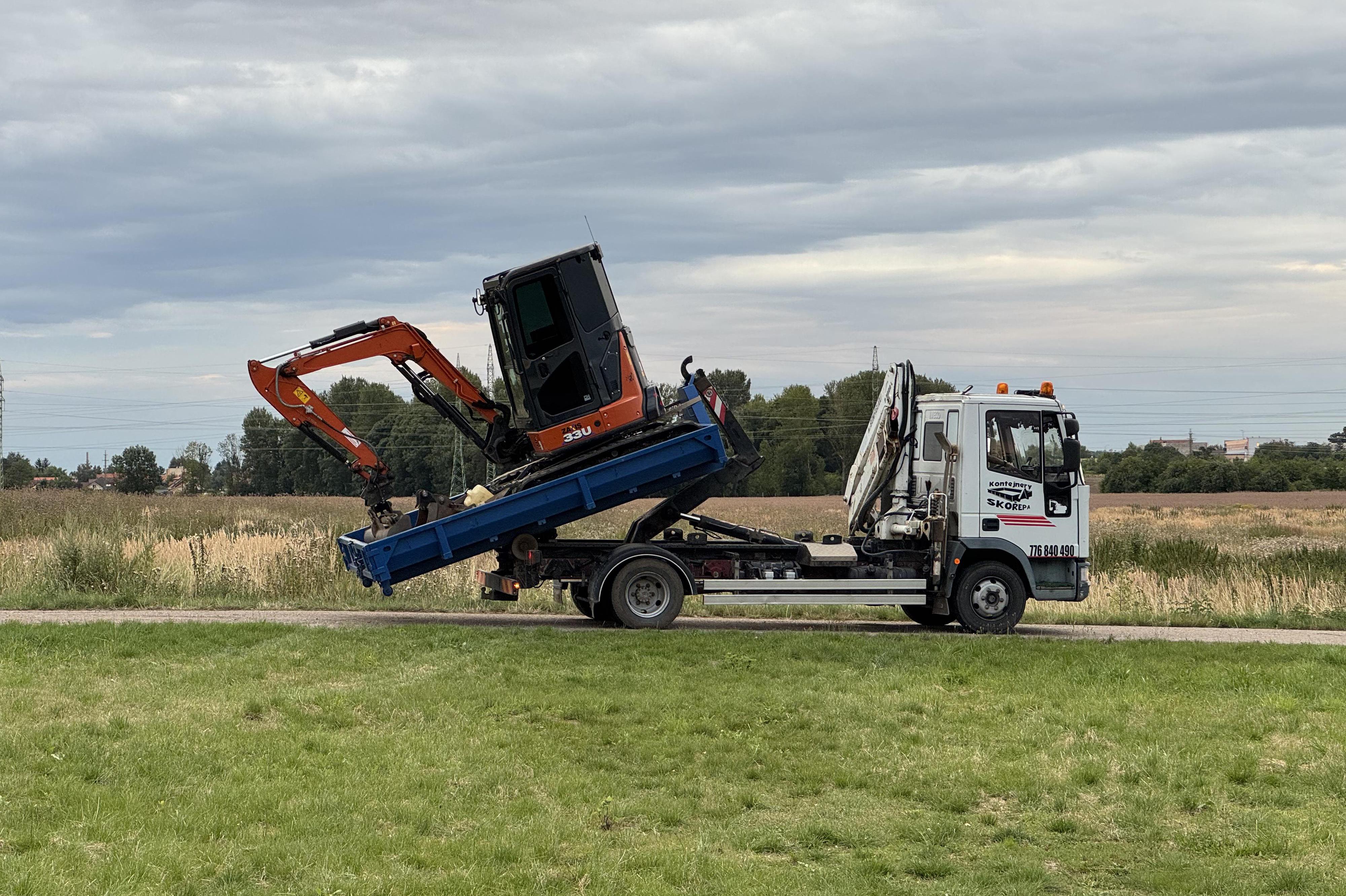 Kontejnery a zemní práce Petr Skořepa