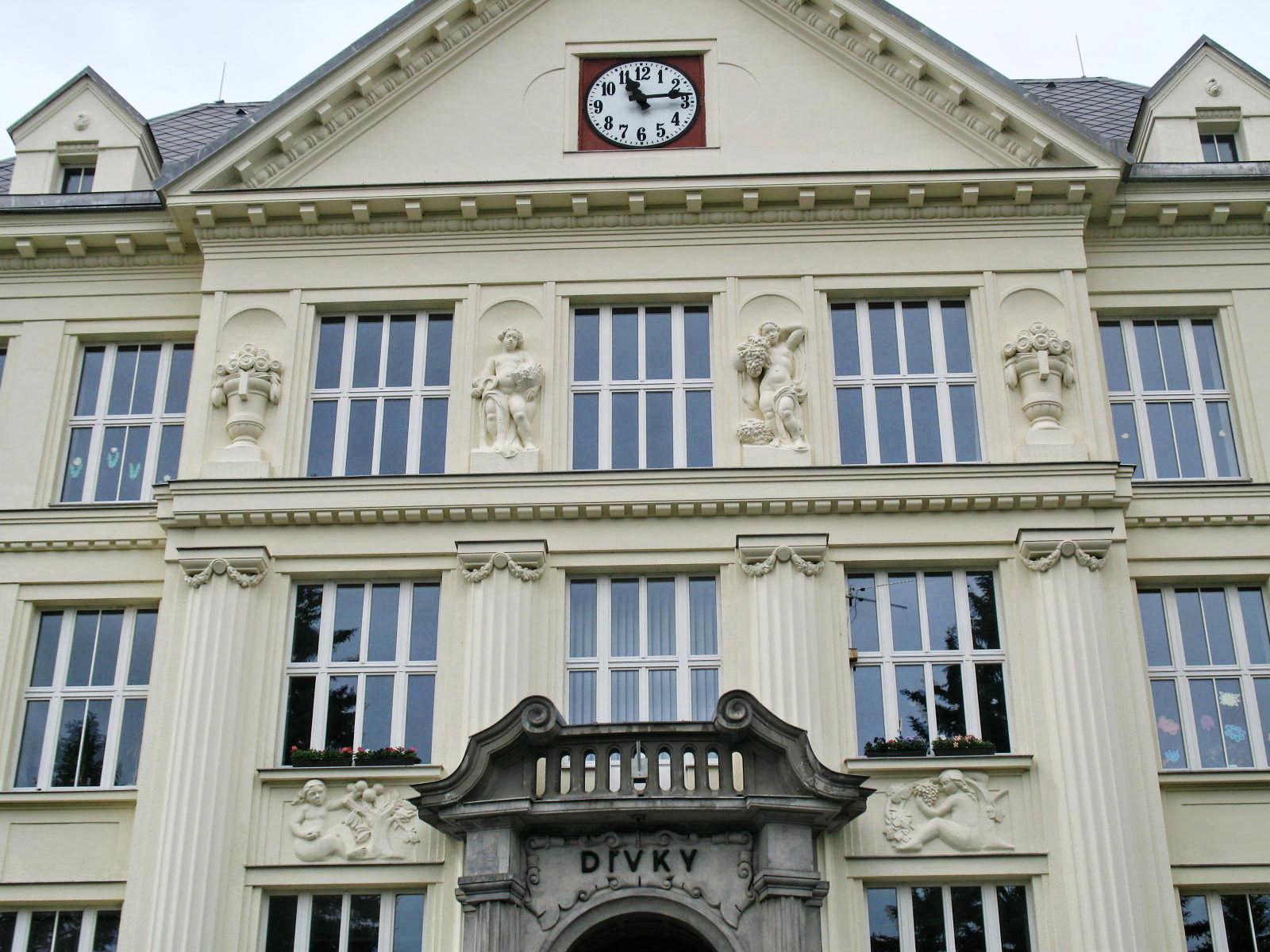 ZŠ praktická a ZŠ speciální Lomnice nad Popelkou foto 5