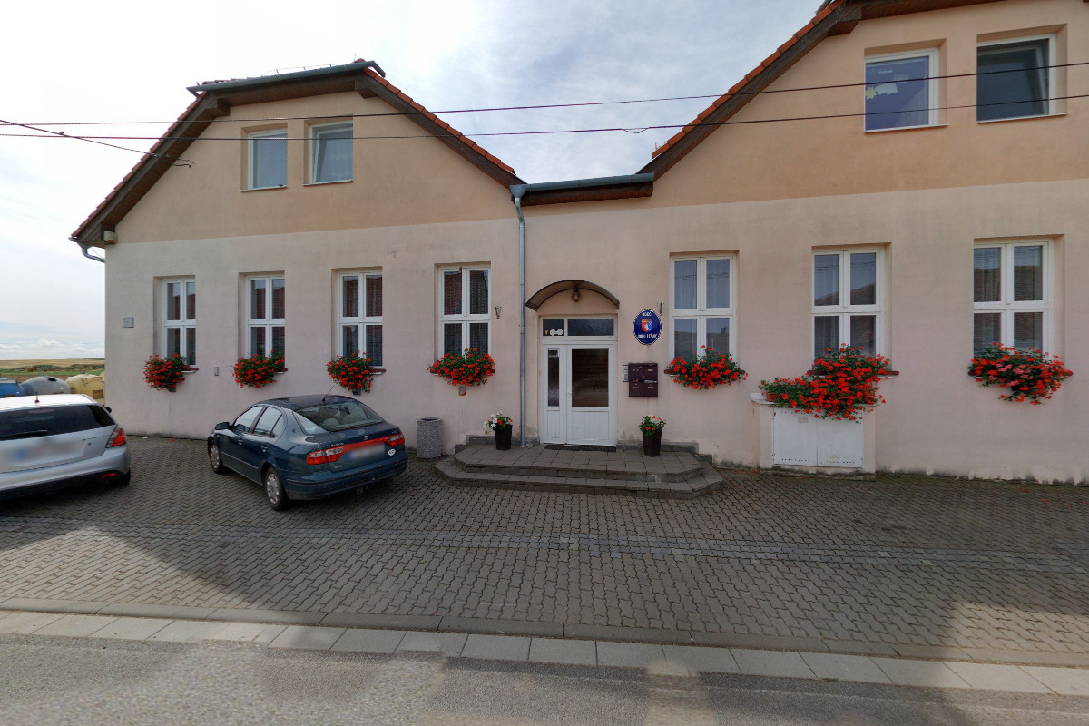 Dolní Lažany - obecní úřad foto 4
