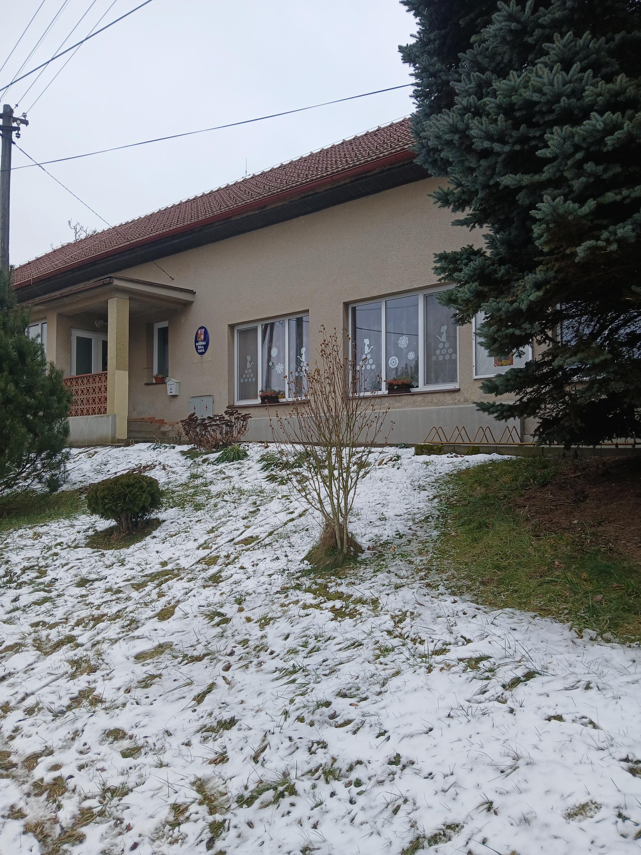 ZŠ a MŠ Tisová foto 1
