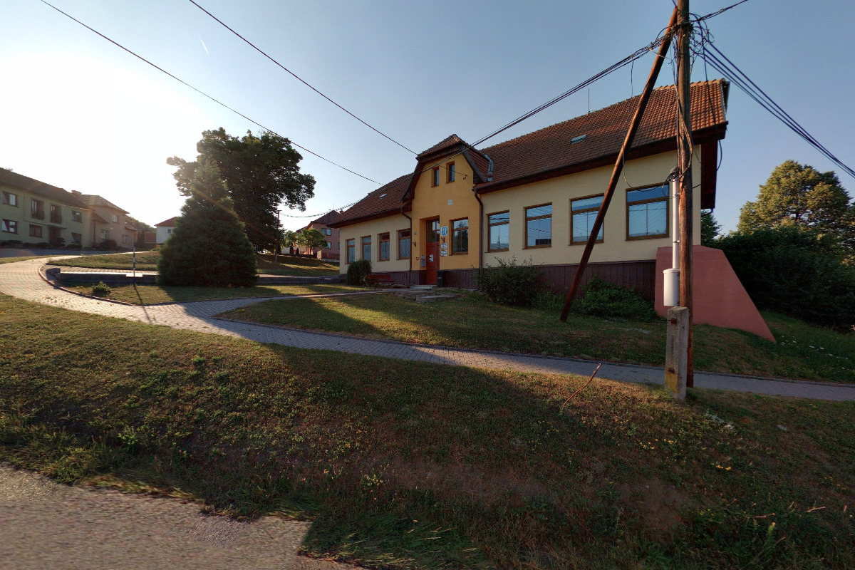 Dobrkovice - obecní úřad foto 3