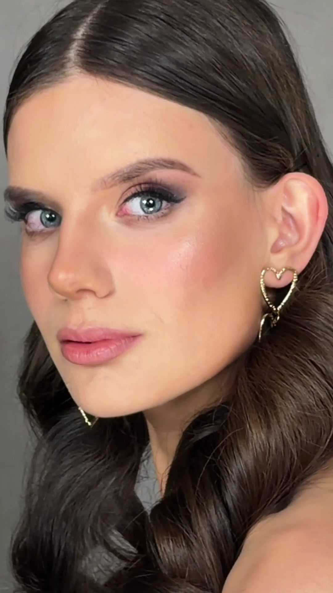 Kateřina Lorencová - líčení a makeup foto 2 (náhled videa)