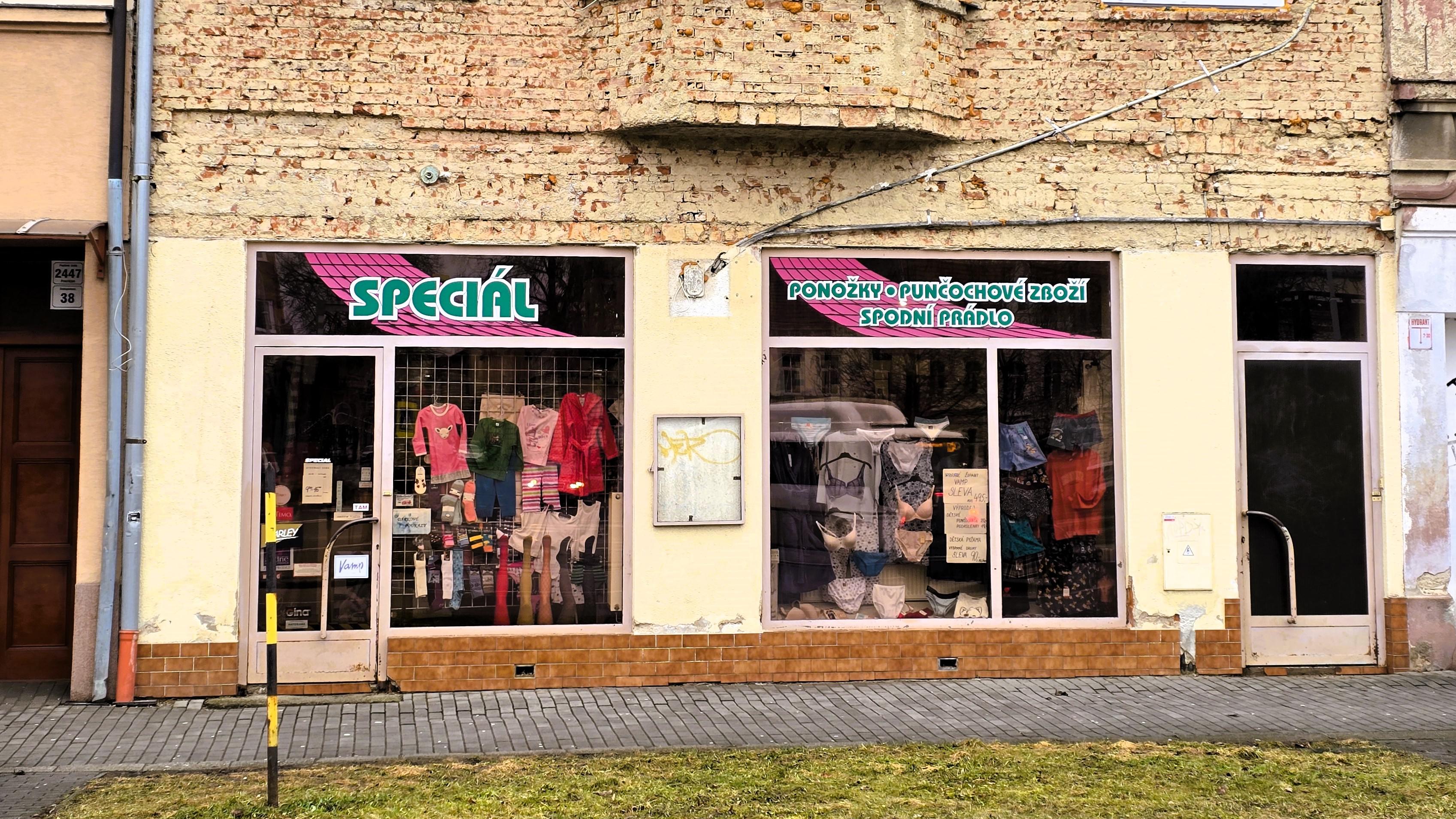 Punčochové zboží a spodní prádlo - Lucie Pospíšilová foto 2