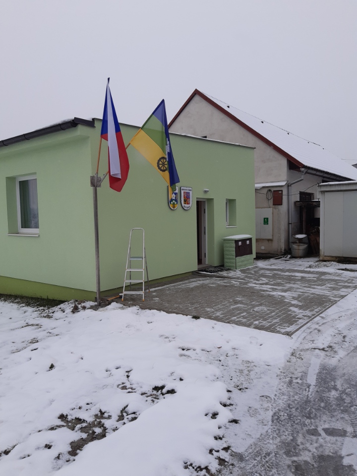Ostrov - obecní úřad foto 2