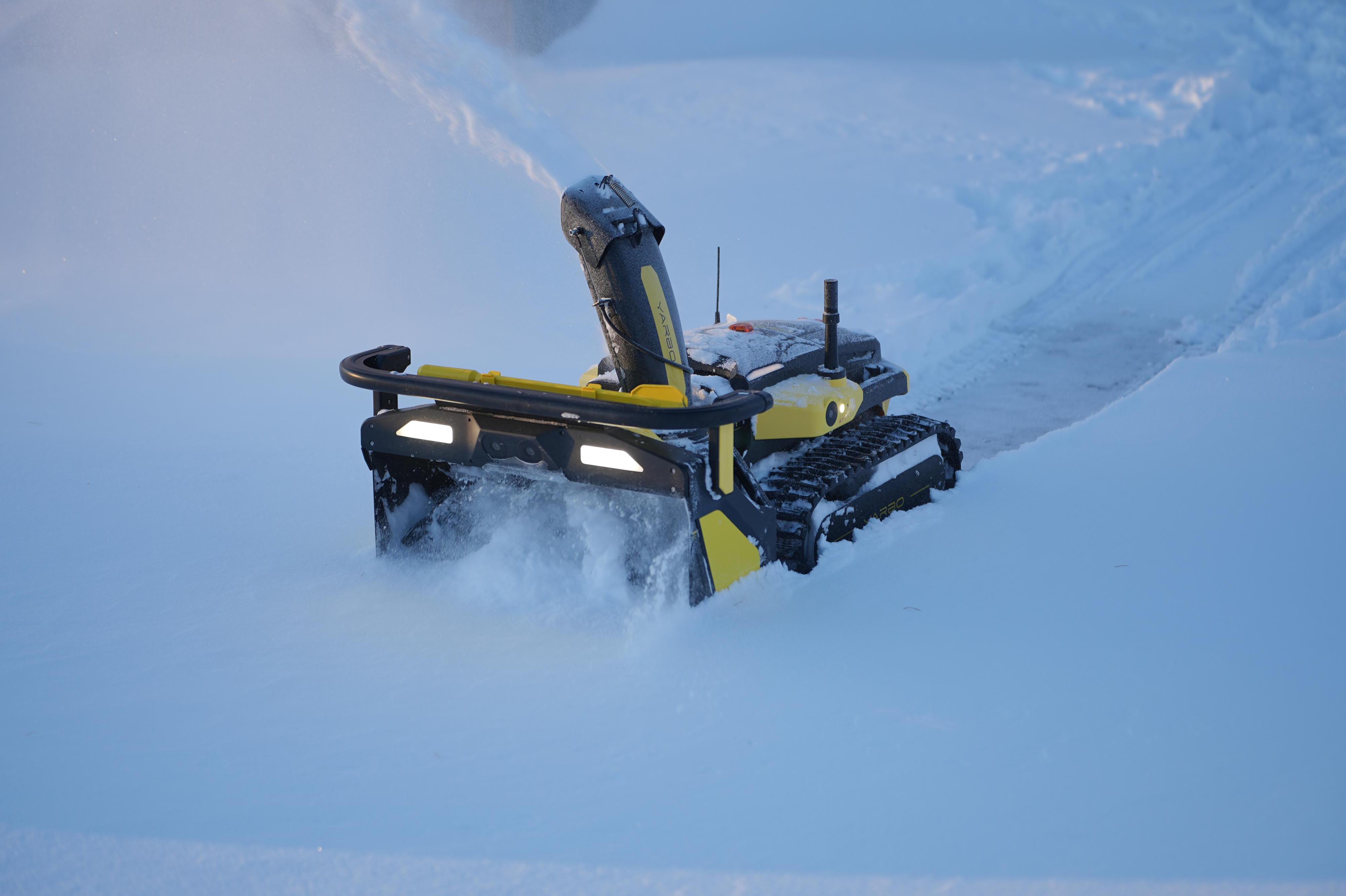 Yarbo Core + Sněhová fréza