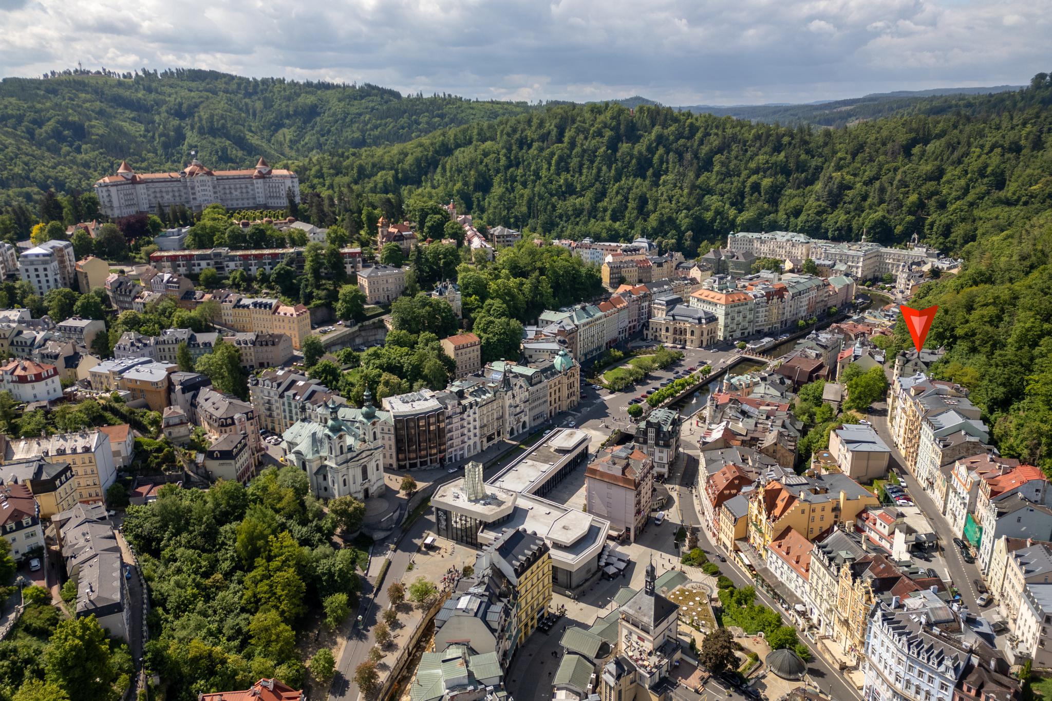 Stylový byt 3+kk–komfortní domov v srdci Karlových