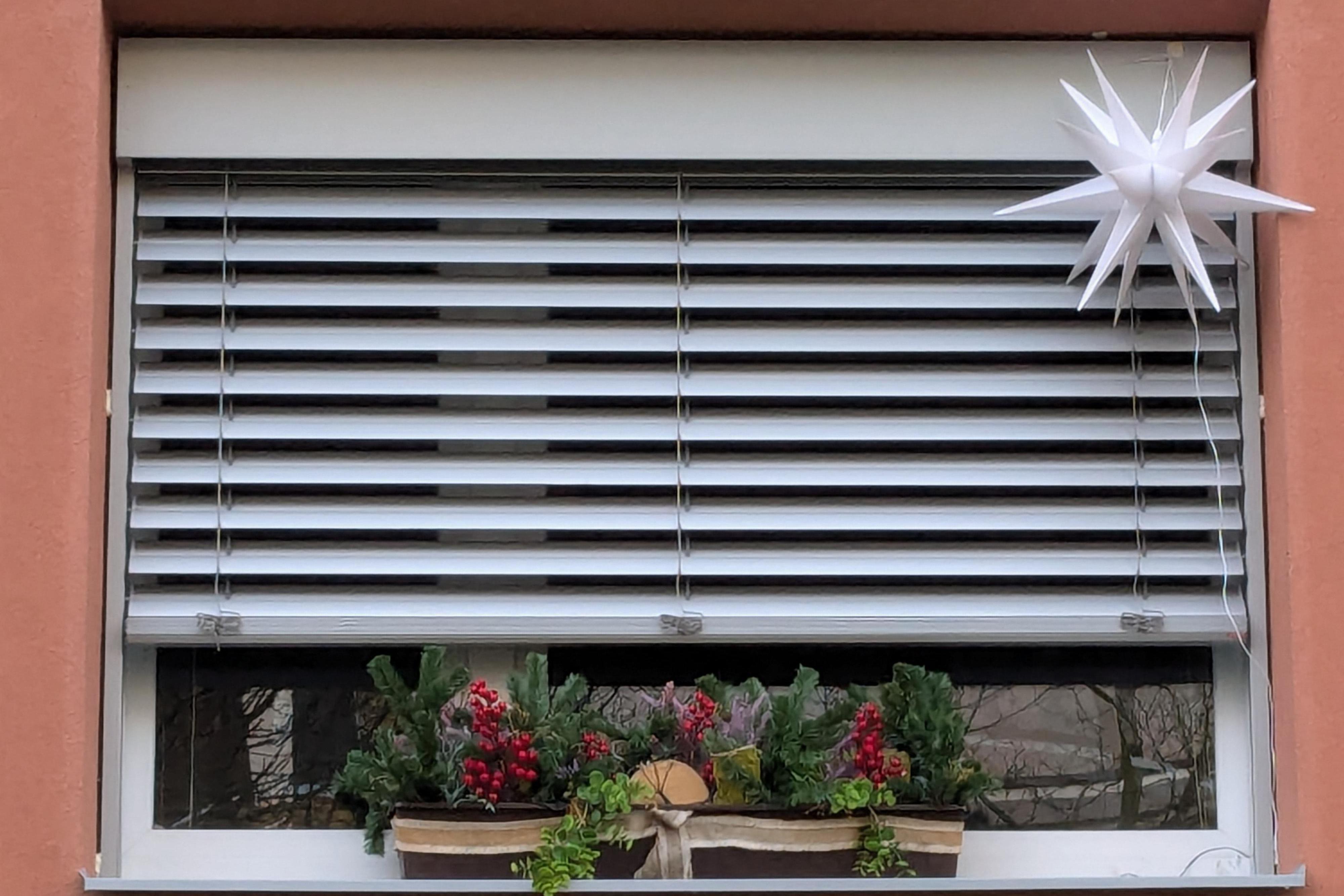 Venkovní žaluzie s montáží