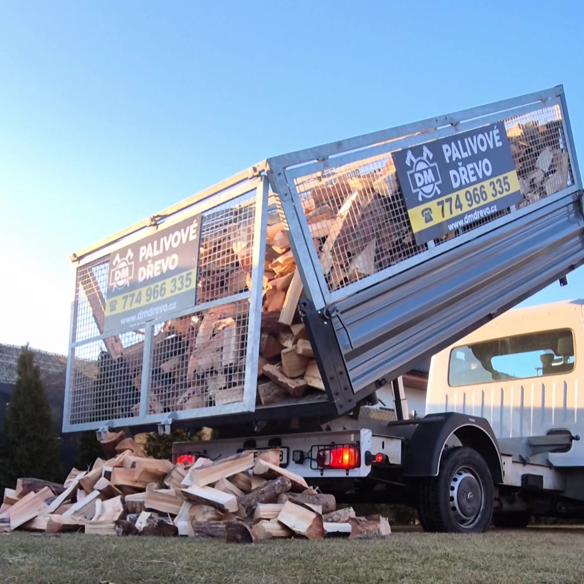 Palivové DMdřevo.cz foto 2 (náhled videa)