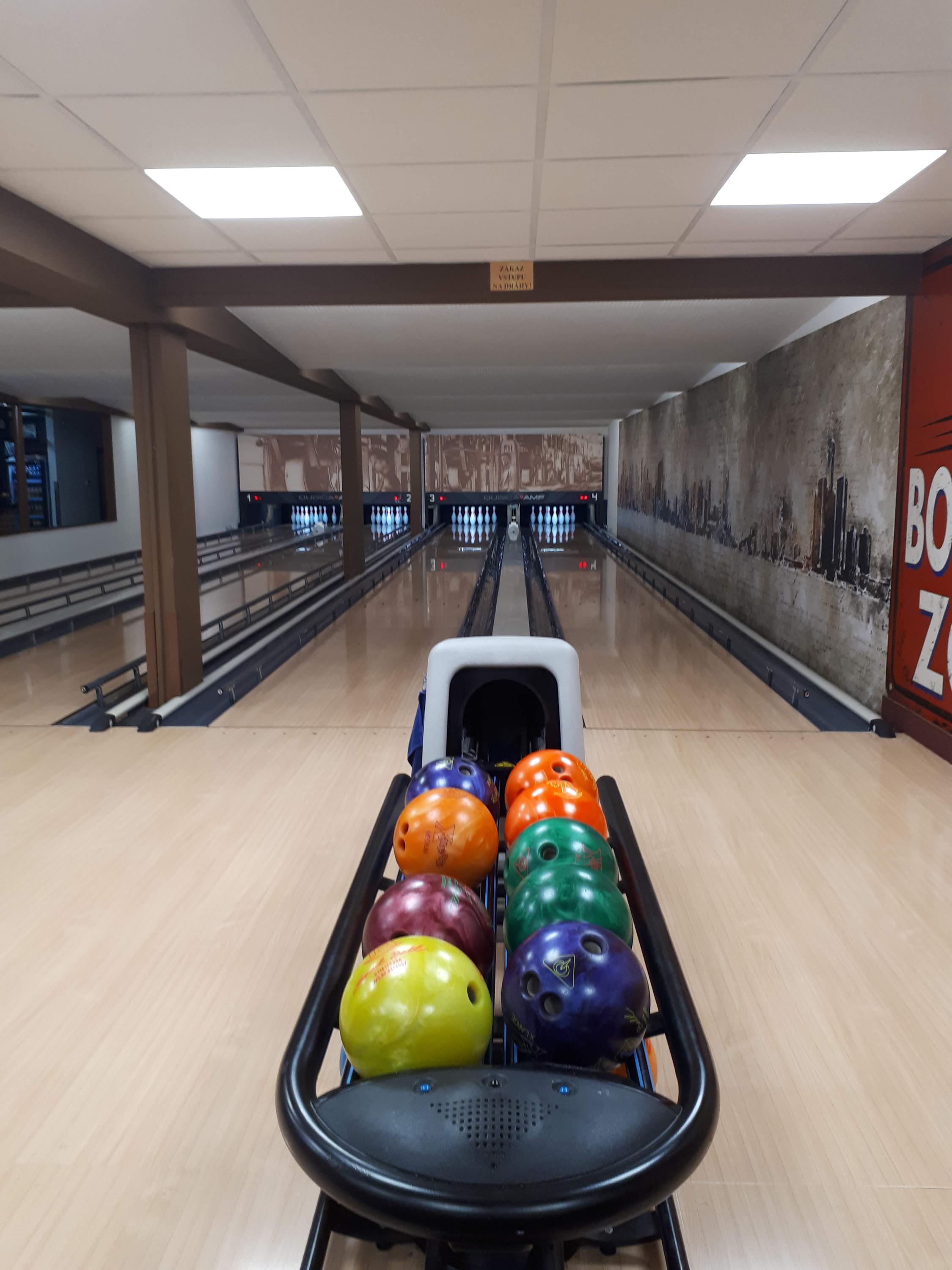 Bowling & Bar KAREL foto 6