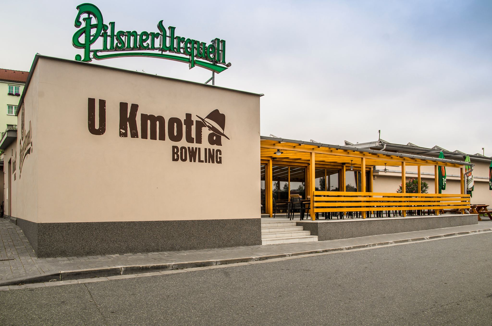 Restaurace a bowling U Kmotra