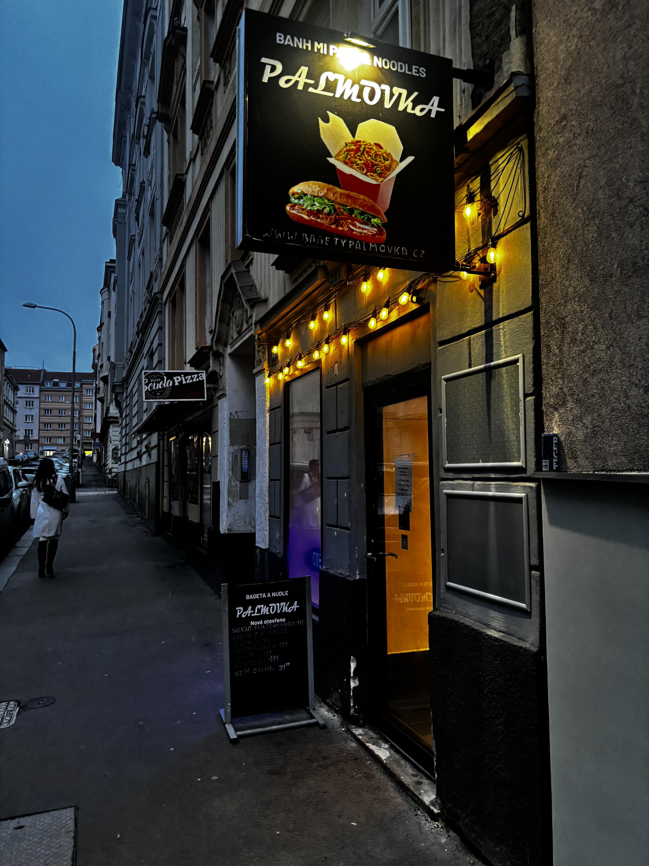 BANH MI PATÊ & NOODLES bistro foto 2