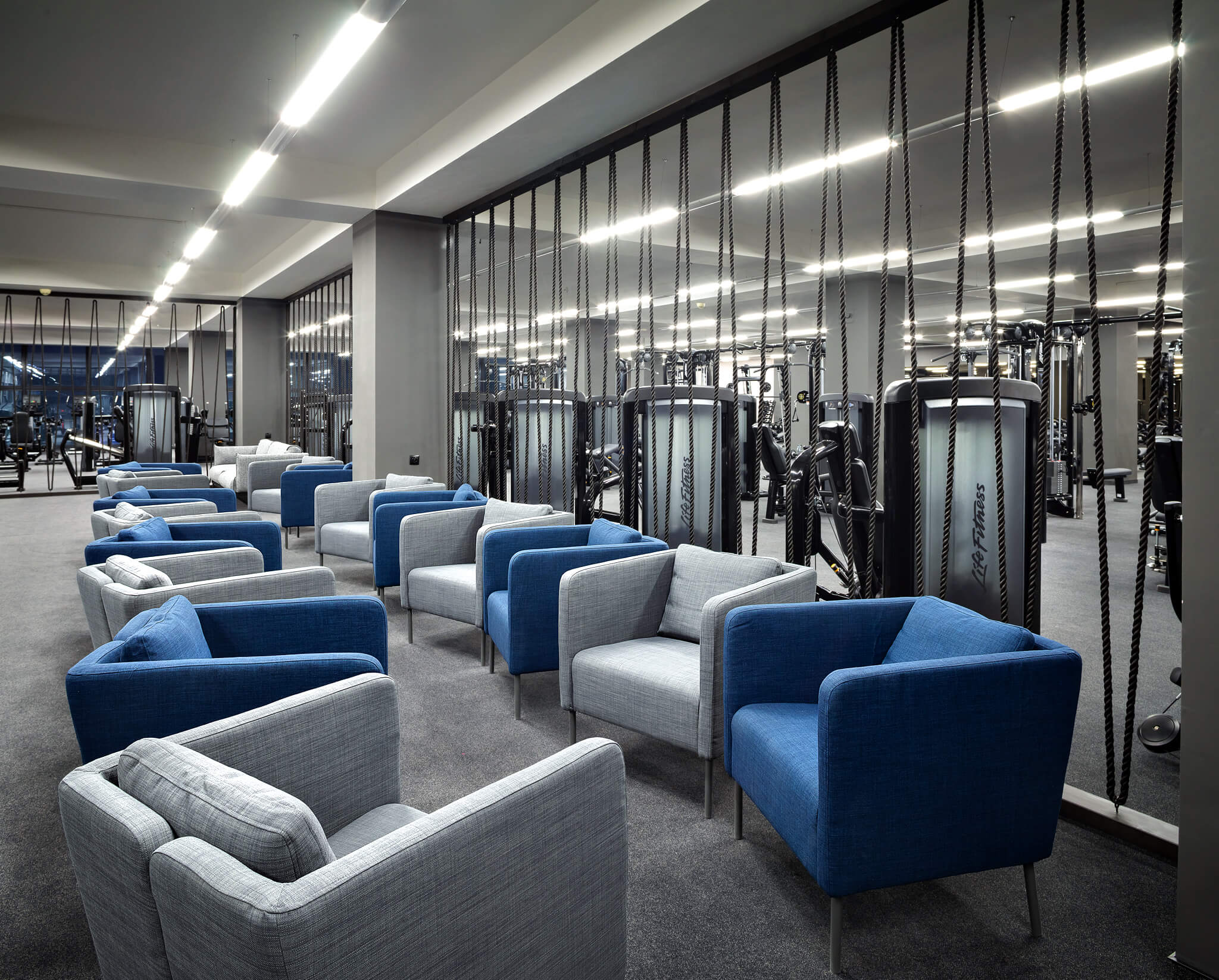 Max Fitness Bílá Labuť foto 6