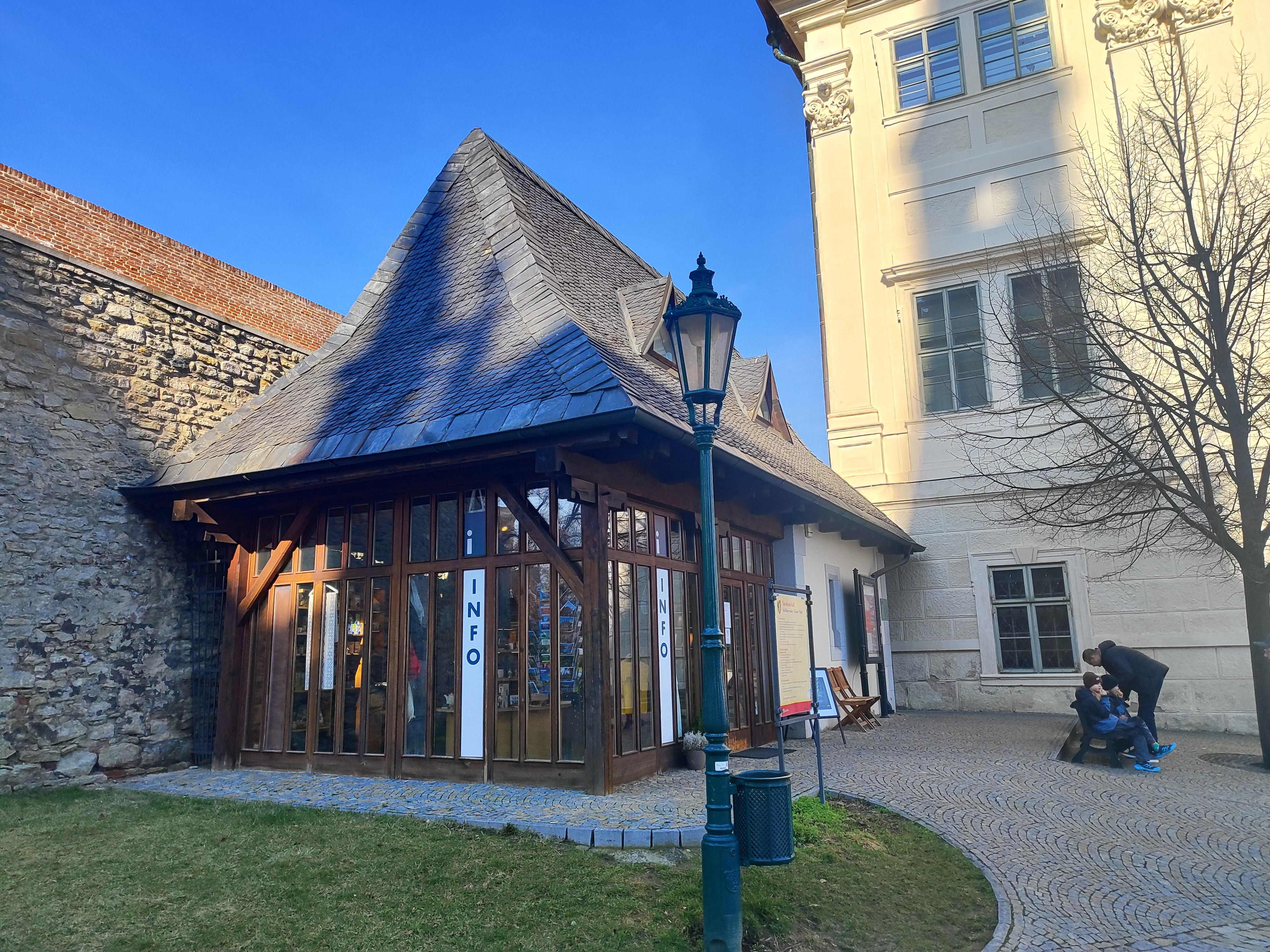 Infocentrum u chrámu svaté Barbory foto 4