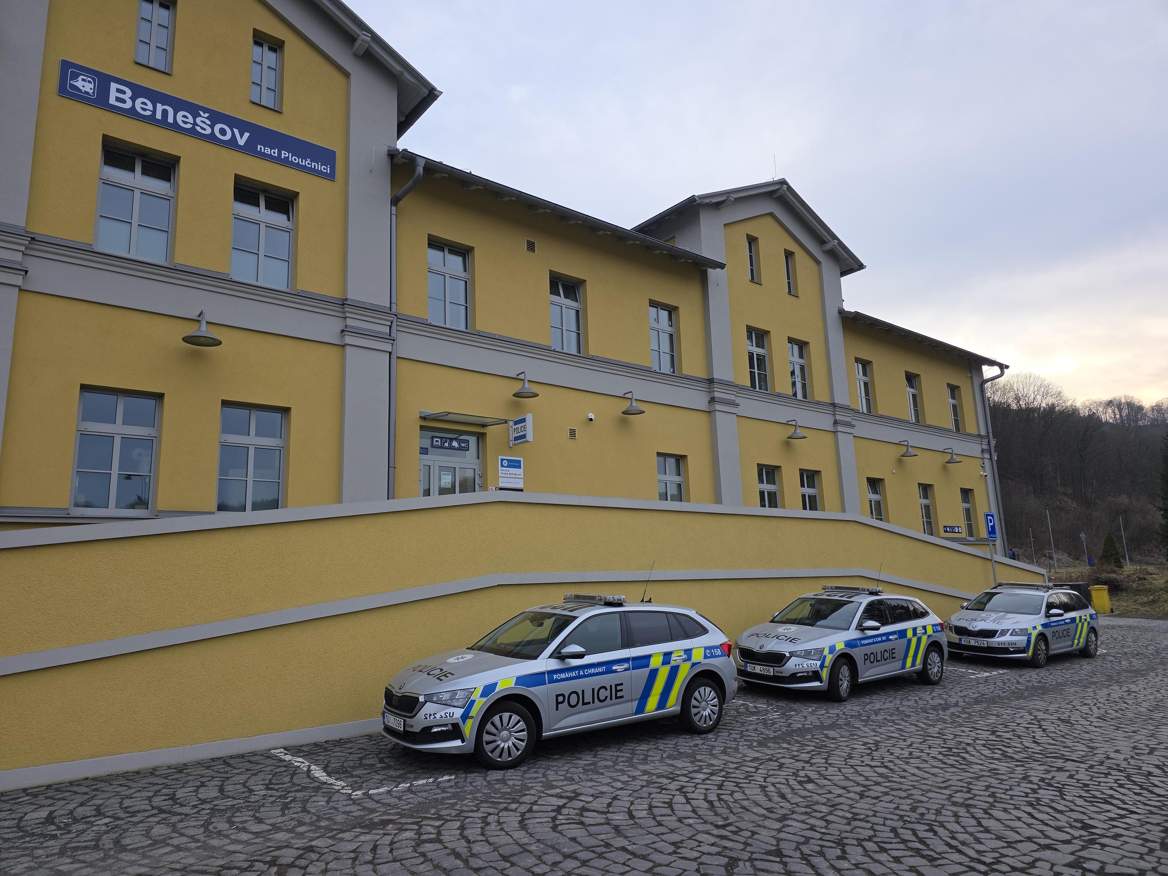 Policie ČR - Obvodní oddělení Benešov nad Ploučnicí foto 2